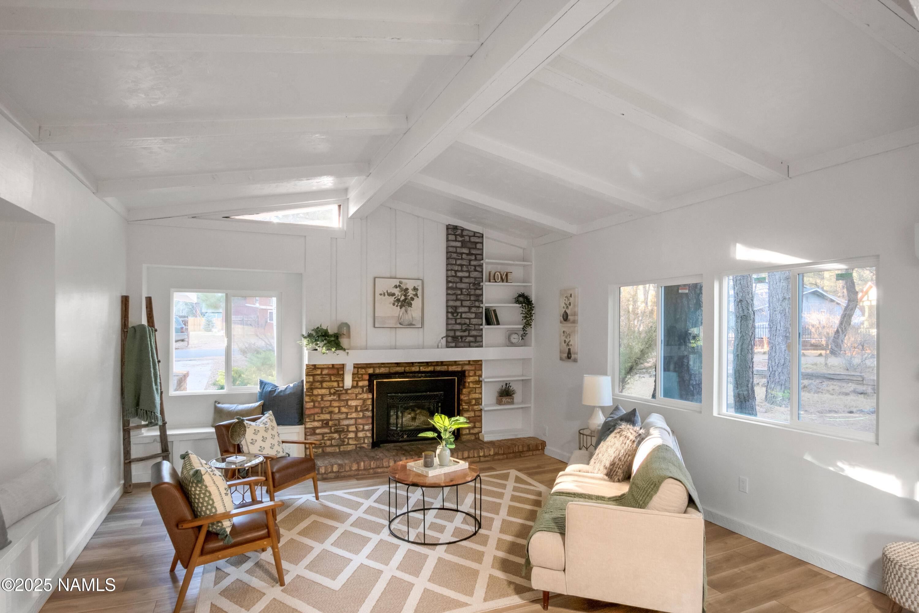 22 Pine Del Drive
