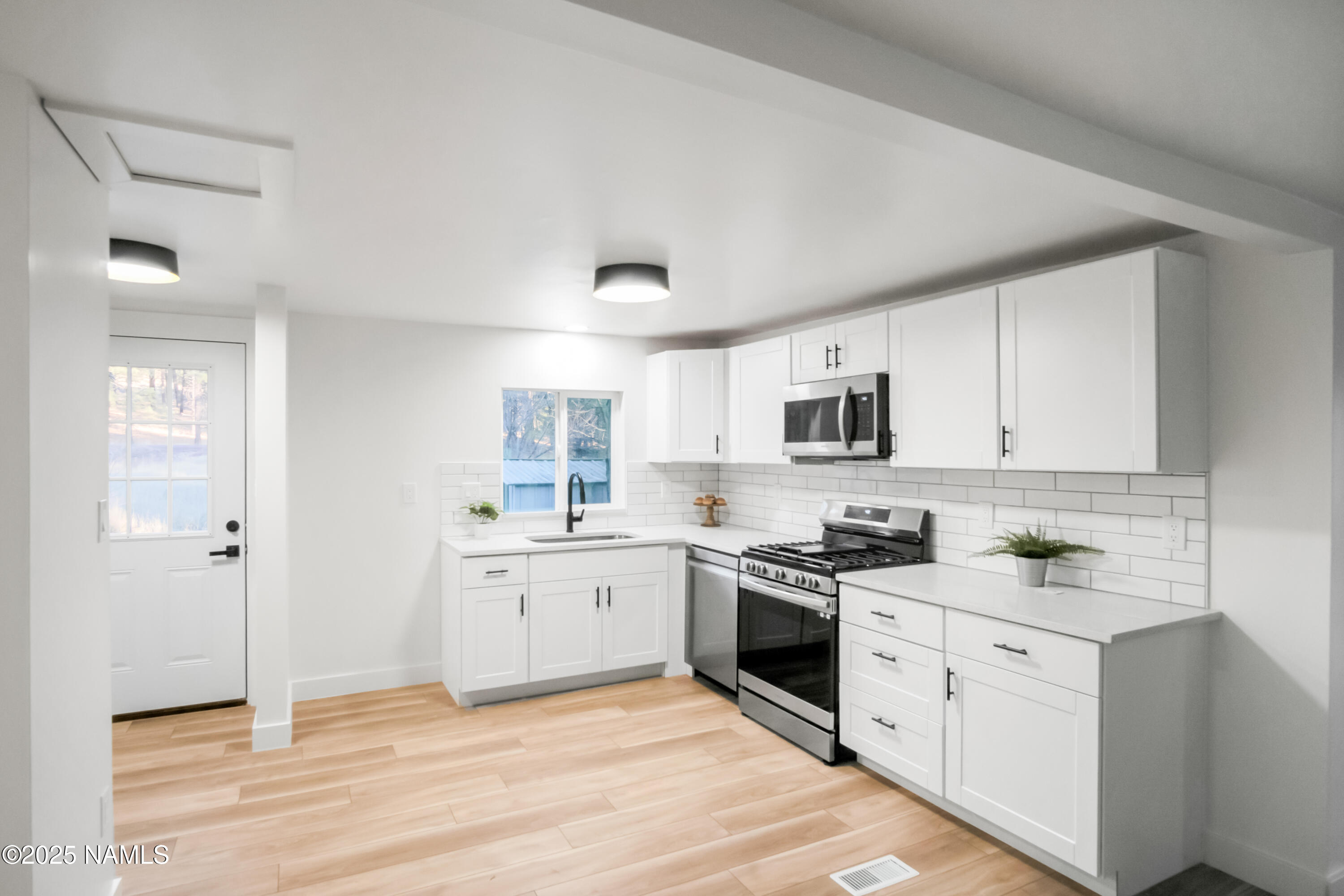 22 Pine Del Drive