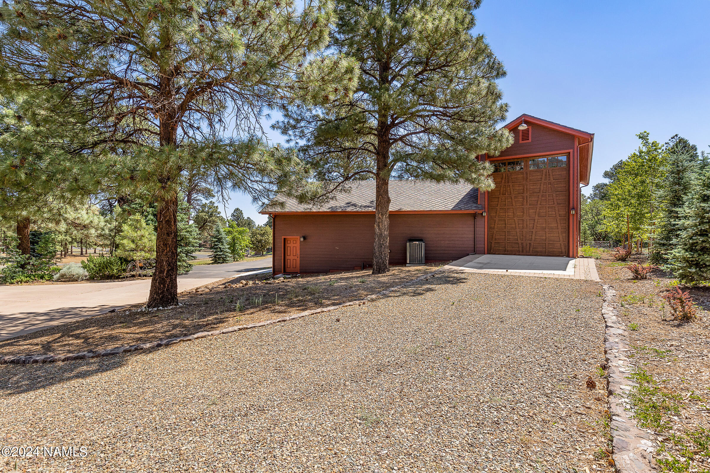 7050 Oakwood Pines Drive