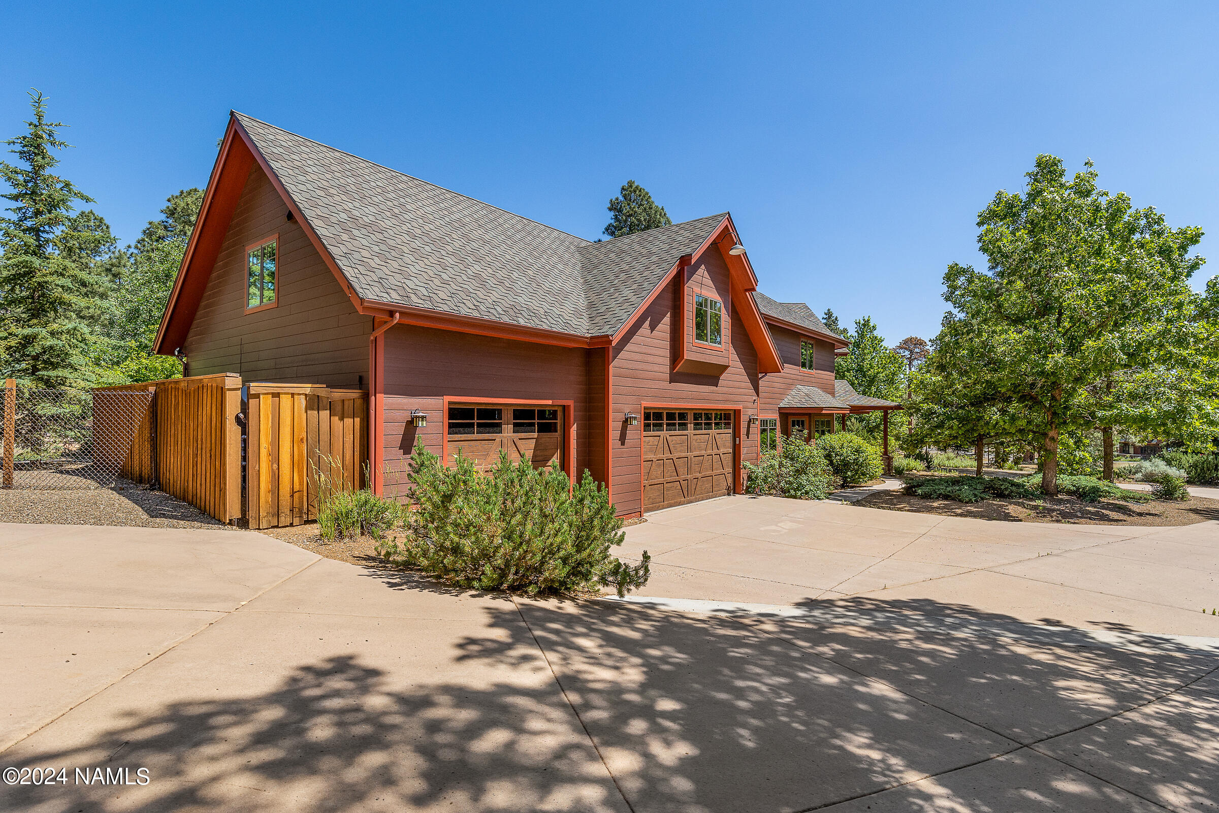 7050 Oakwood Pines Drive