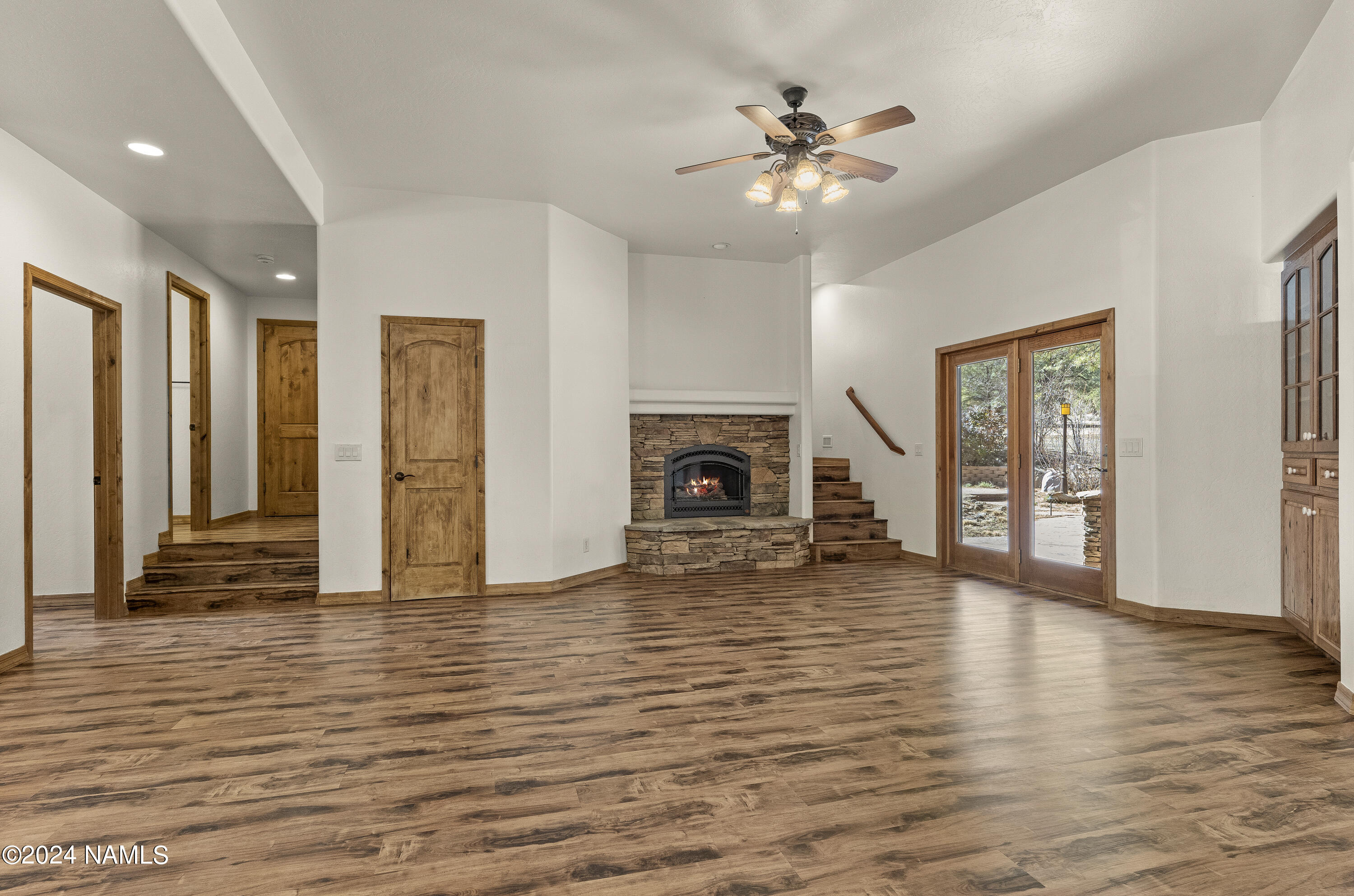 7050 Oakwood Pines Drive