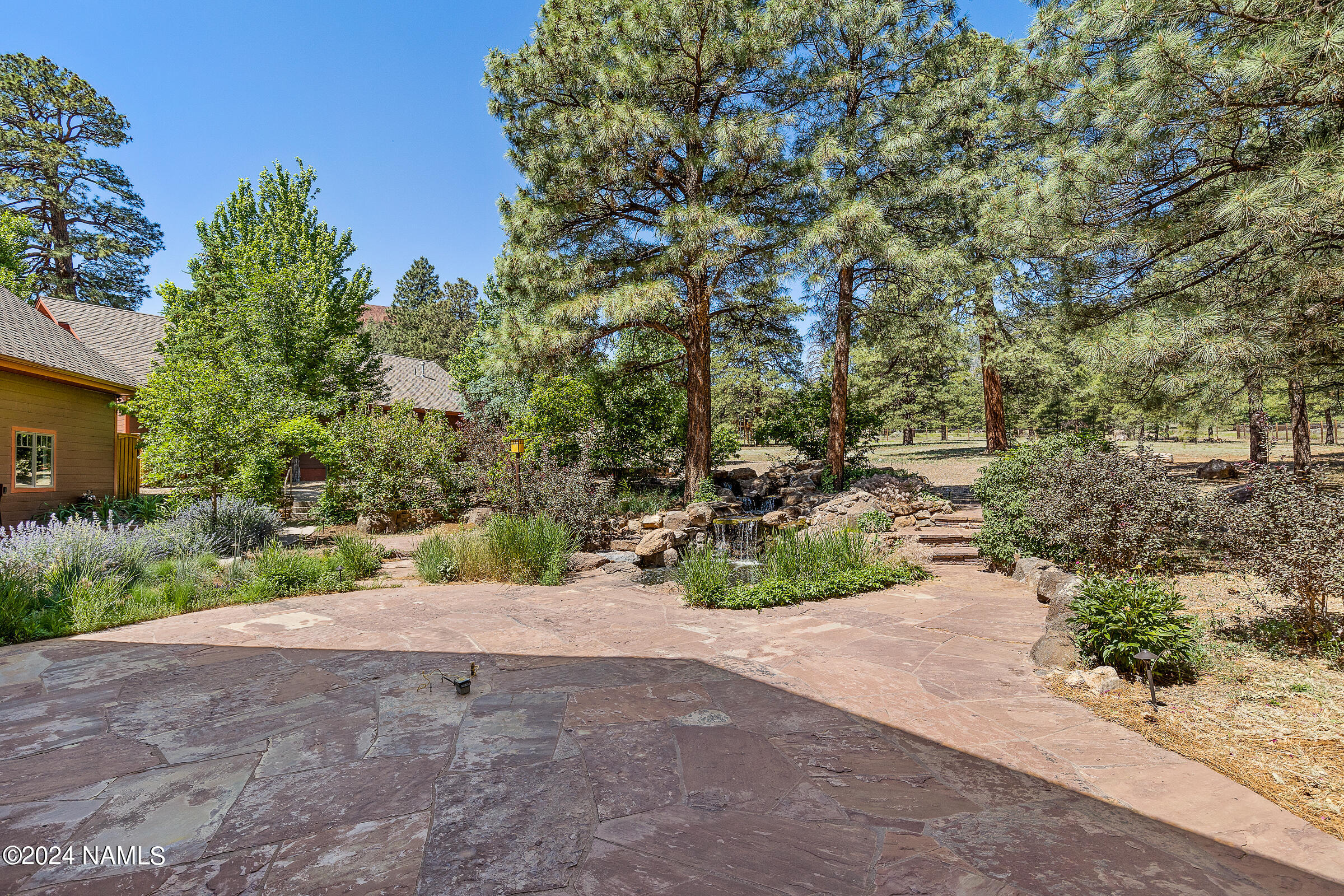 7050 Oakwood Pines Drive