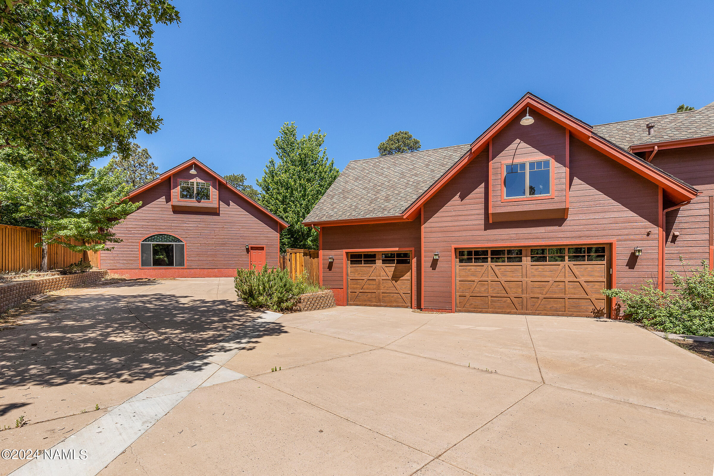 7050 Oakwood Pines Drive