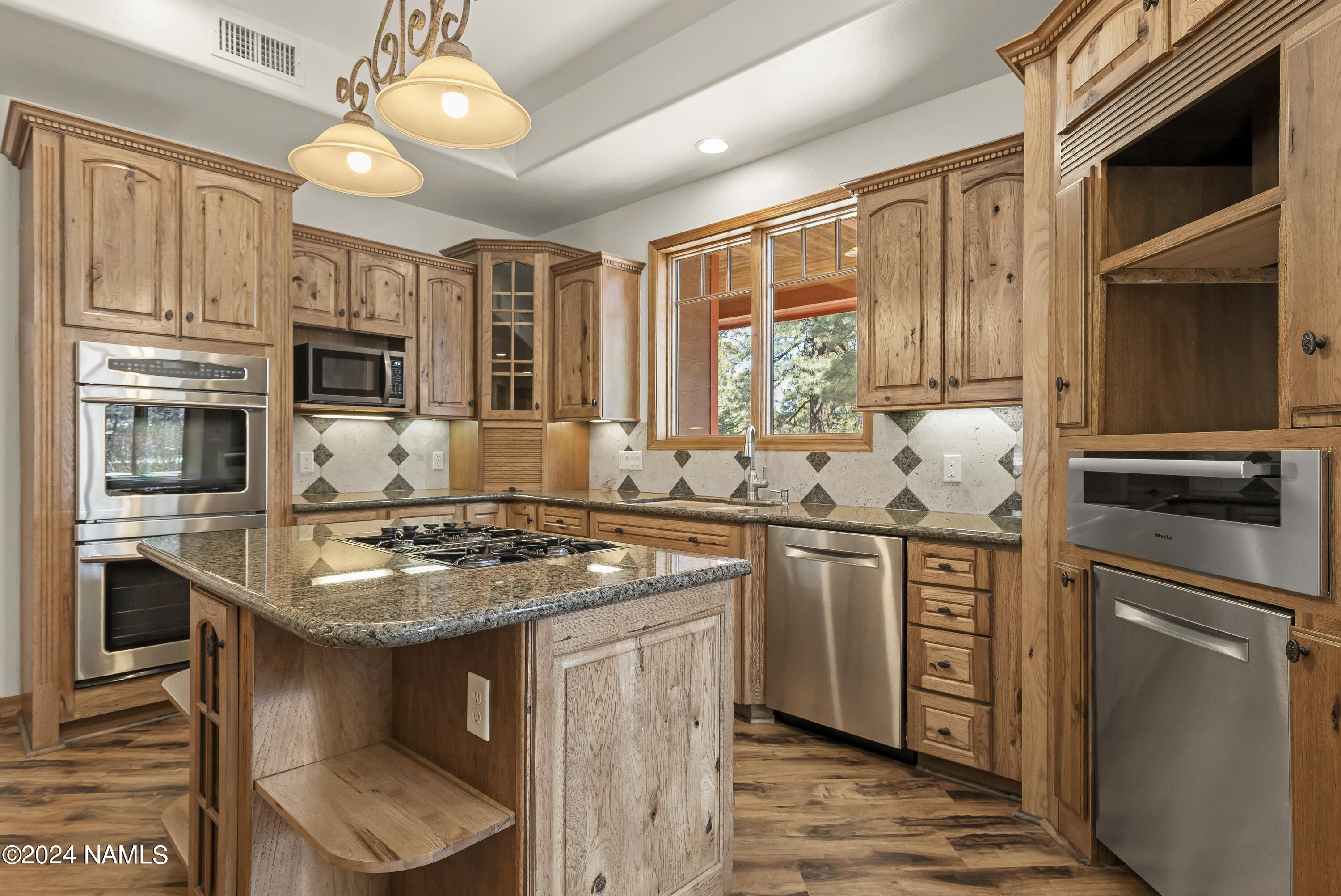 7050 Oakwood Pines Drive
