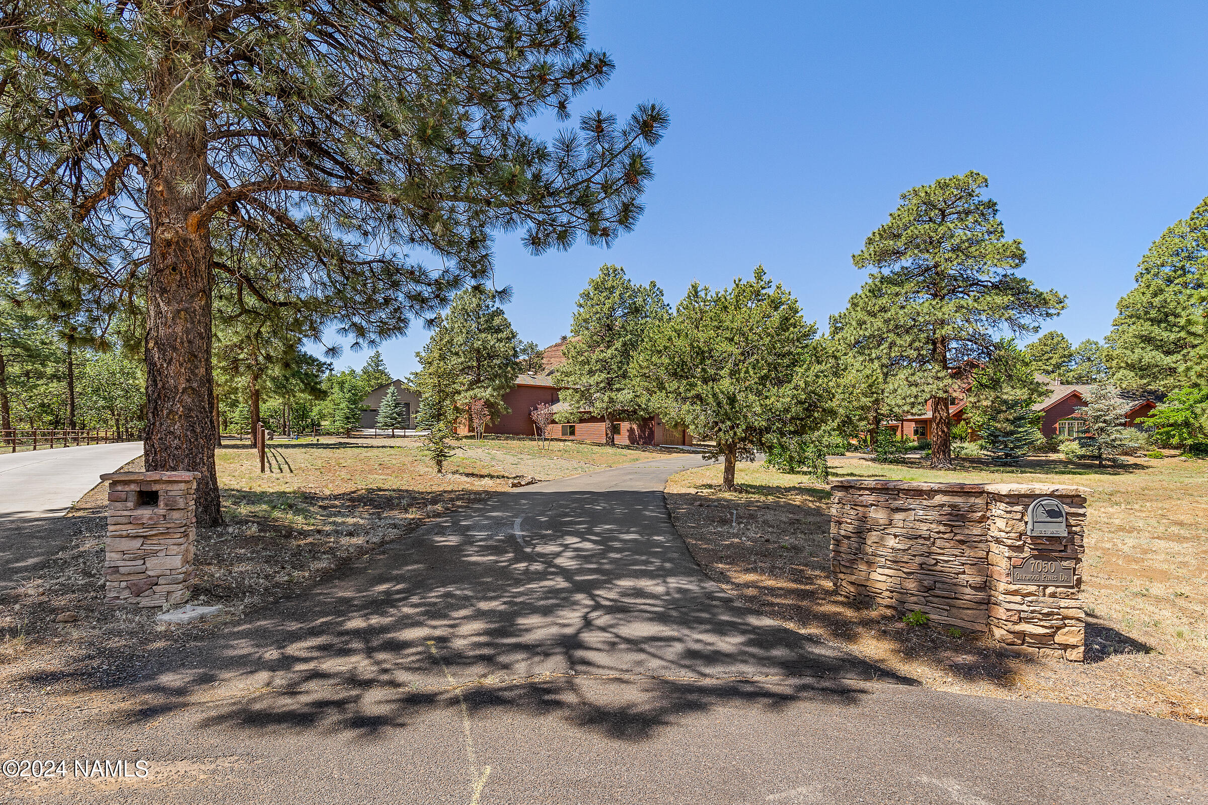 7050 Oakwood Pines Drive