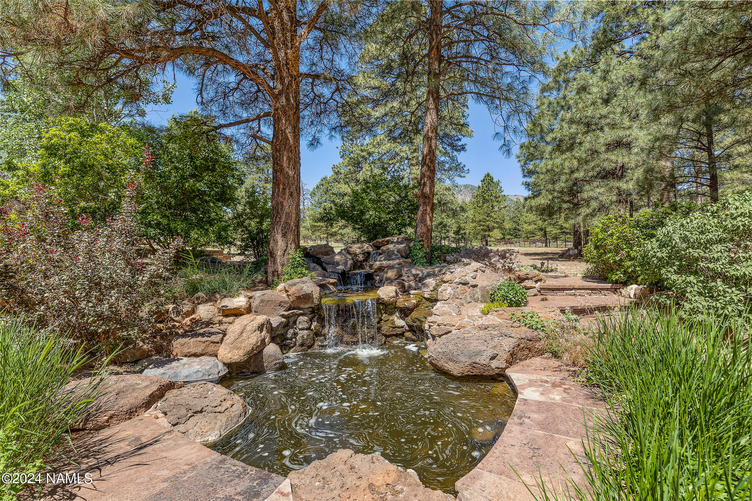7050 Oakwood Pines Drive