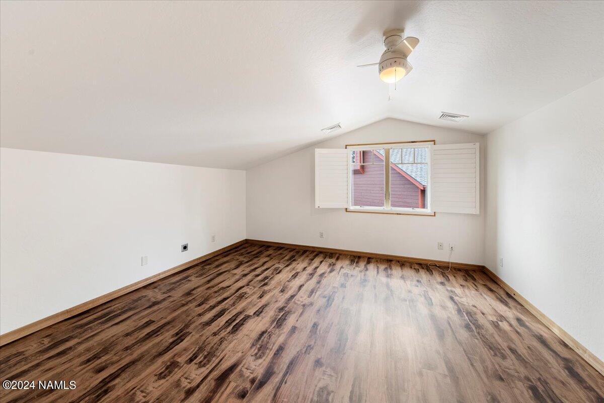7050 Oakwood Pines Drive