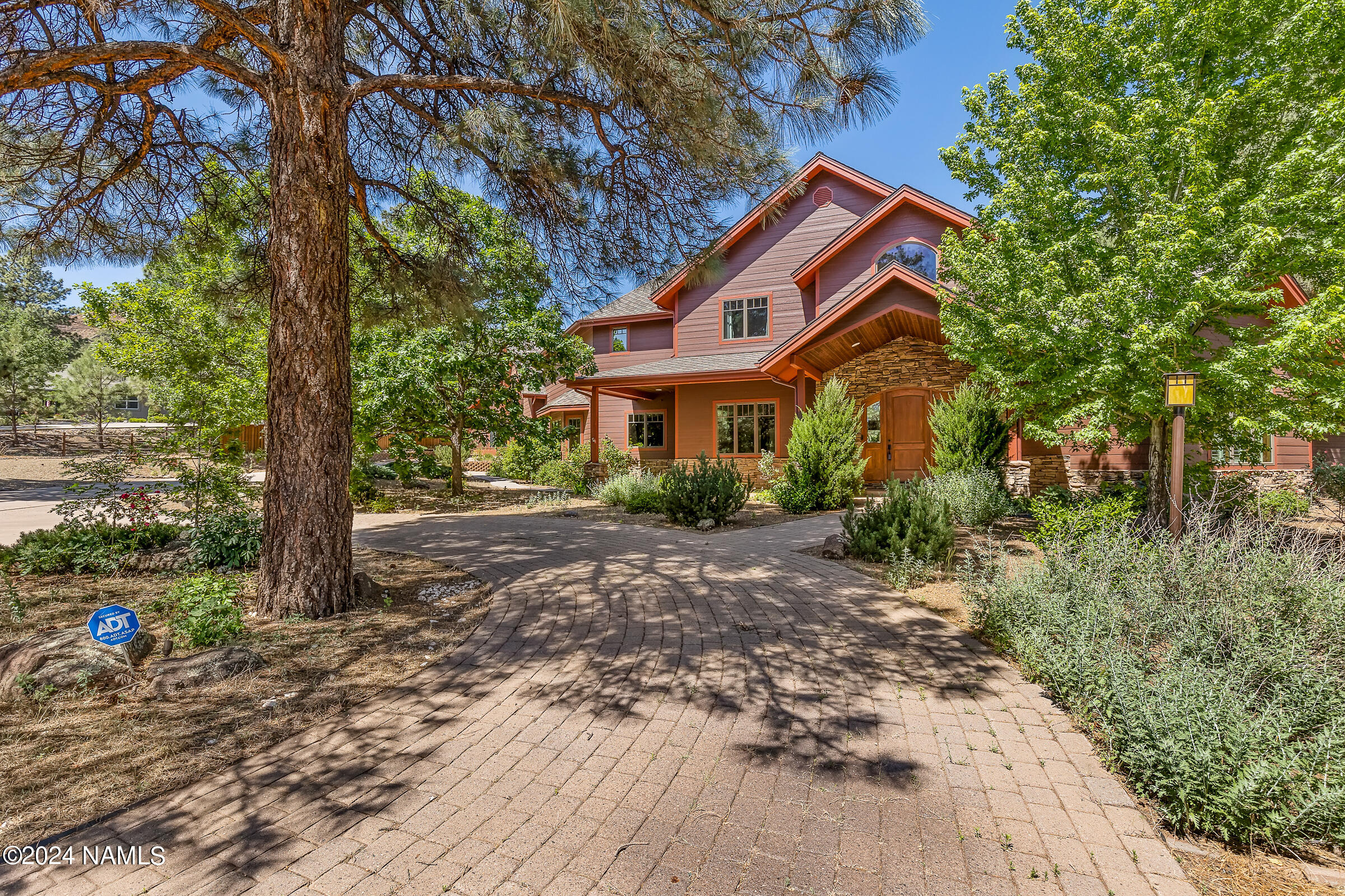 7050 Oakwood Pines Drive