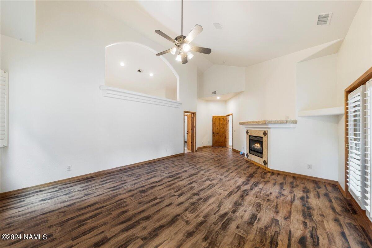 7050 Oakwood Pines Drive