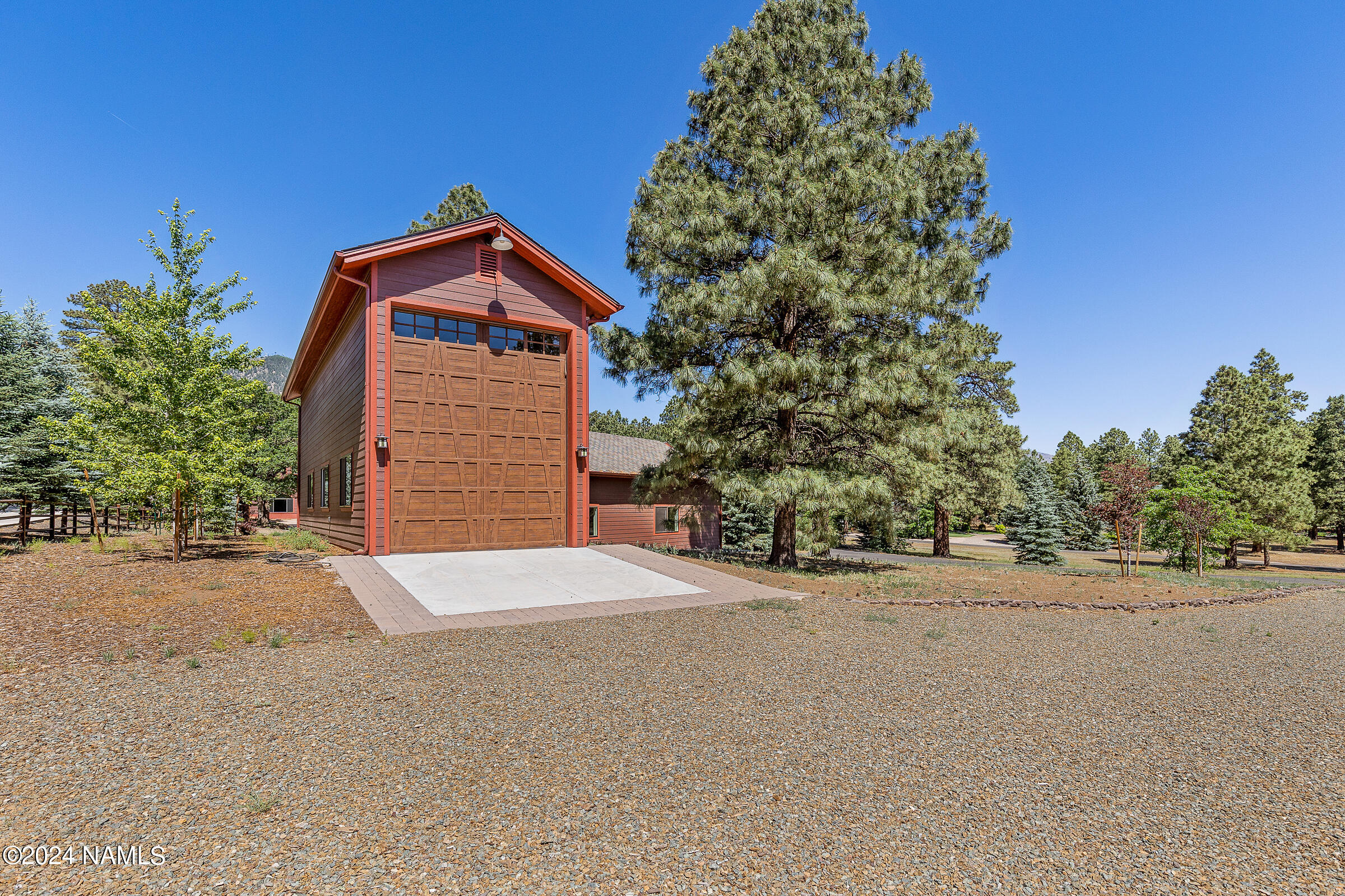 7050 Oakwood Pines Drive
