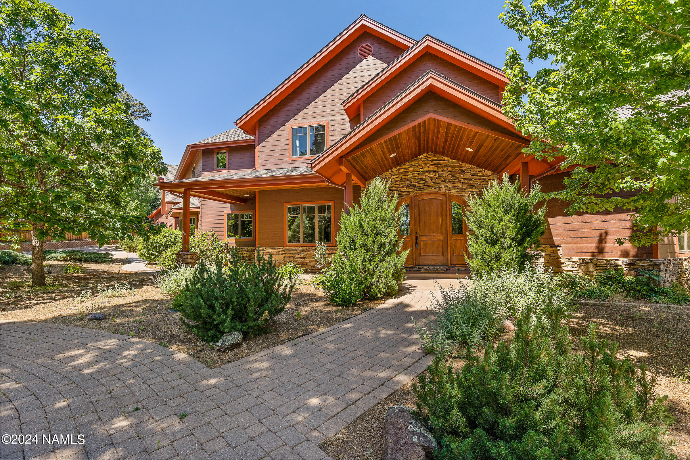 7050 Oakwood Pines Drive