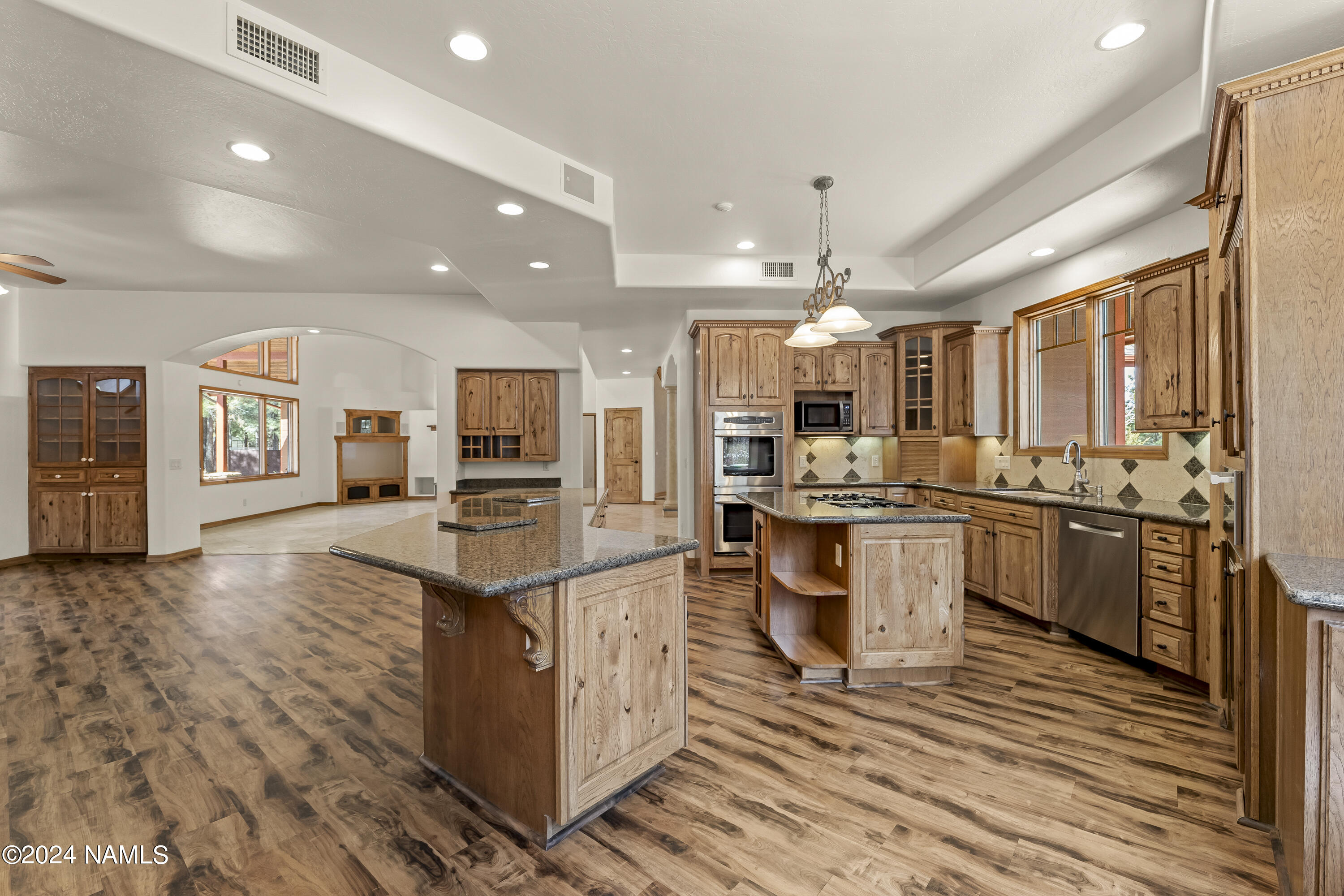 7050 Oakwood Pines Drive