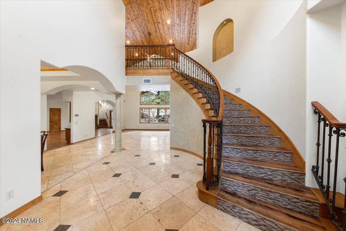 7050 Oakwood Pines Drive