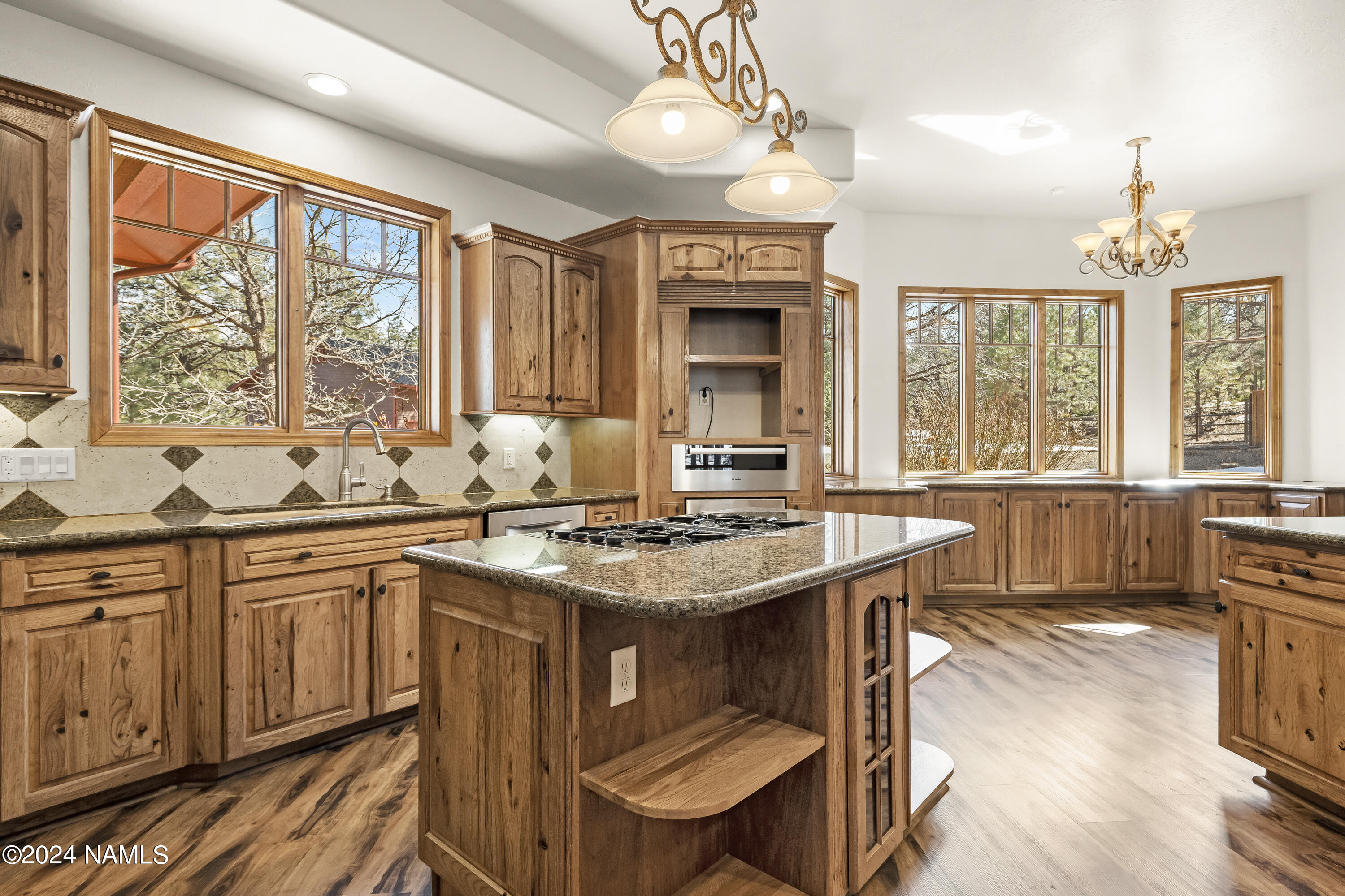 7050 Oakwood Pines Drive
