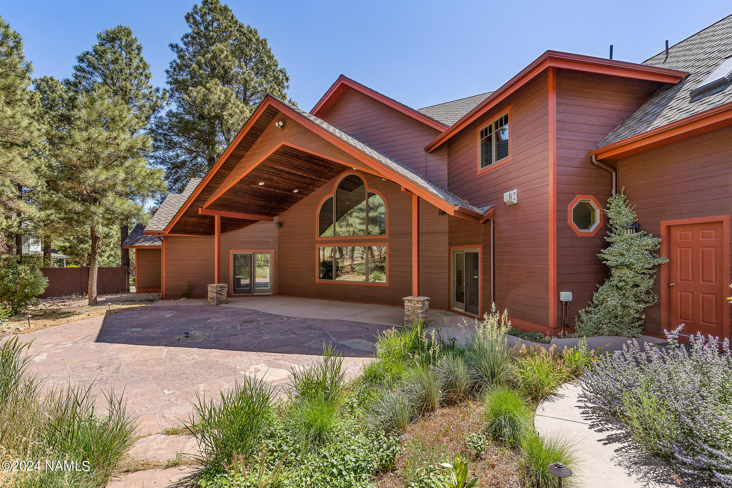 7050 Oakwood Pines Drive