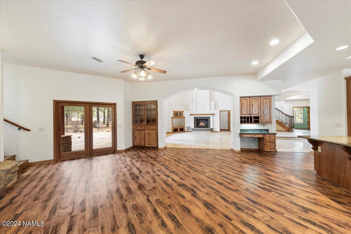 7050 Oakwood Pines Drive