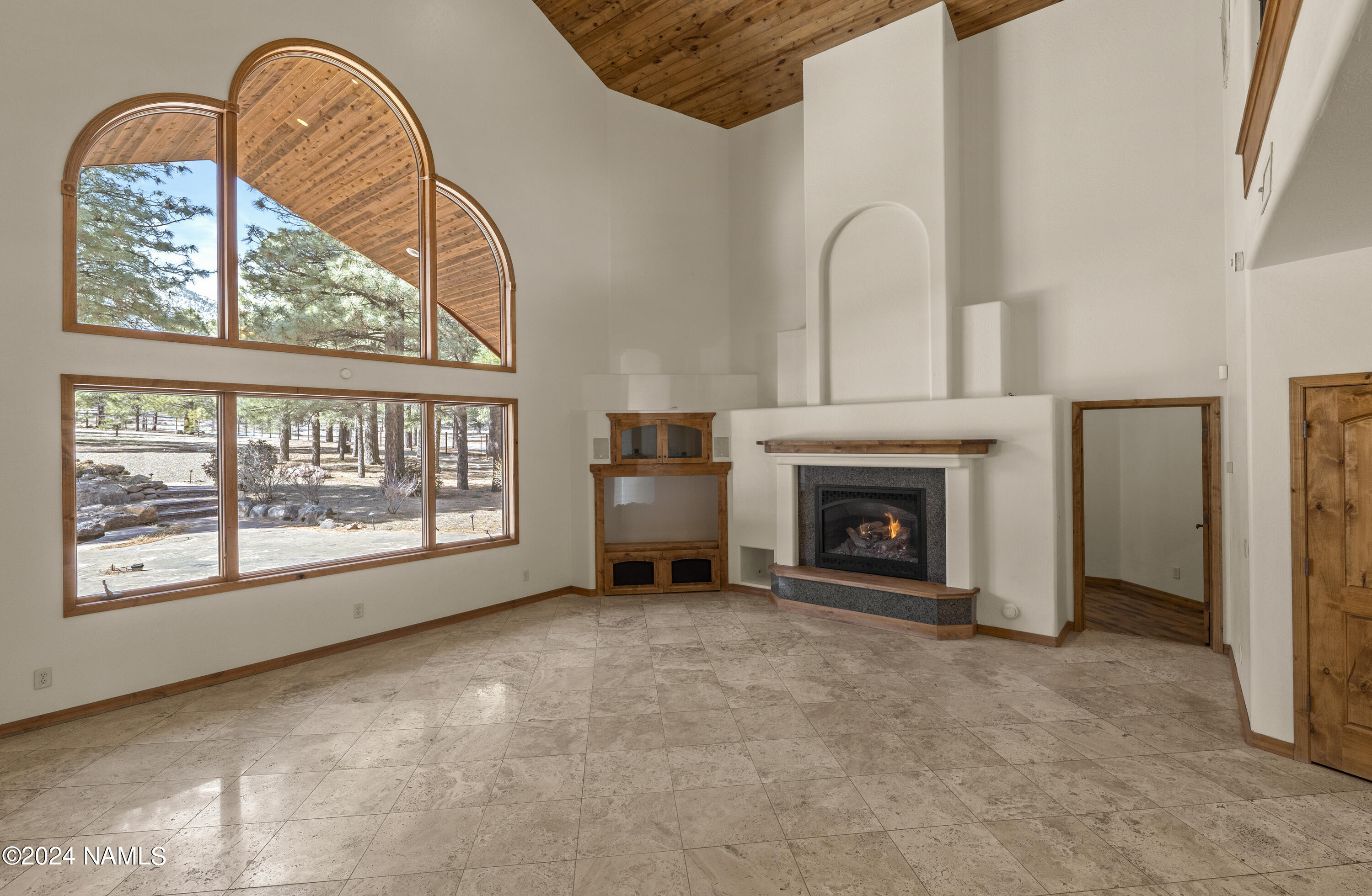 7050 Oakwood Pines Drive