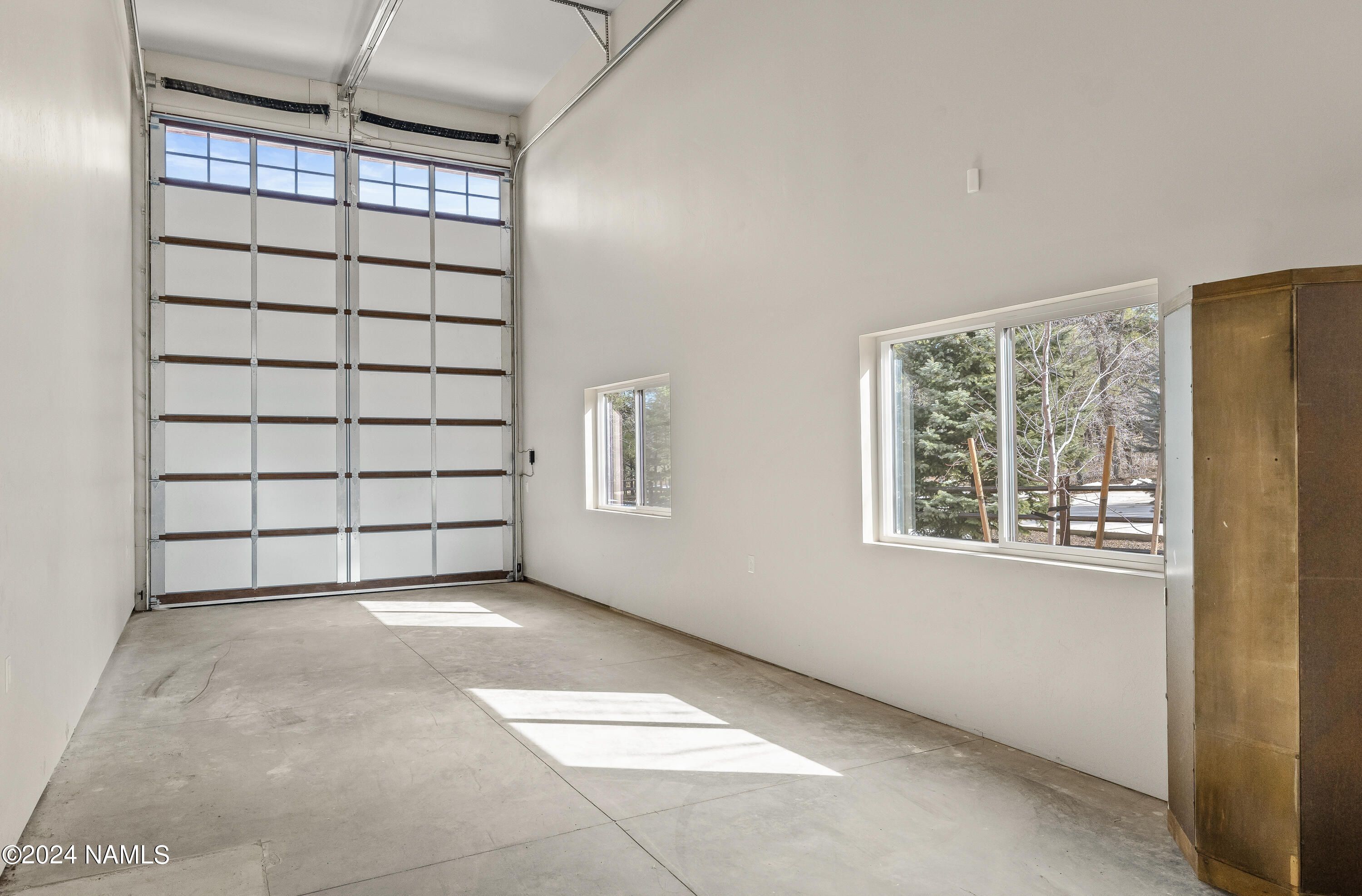 7050 Oakwood Pines Drive