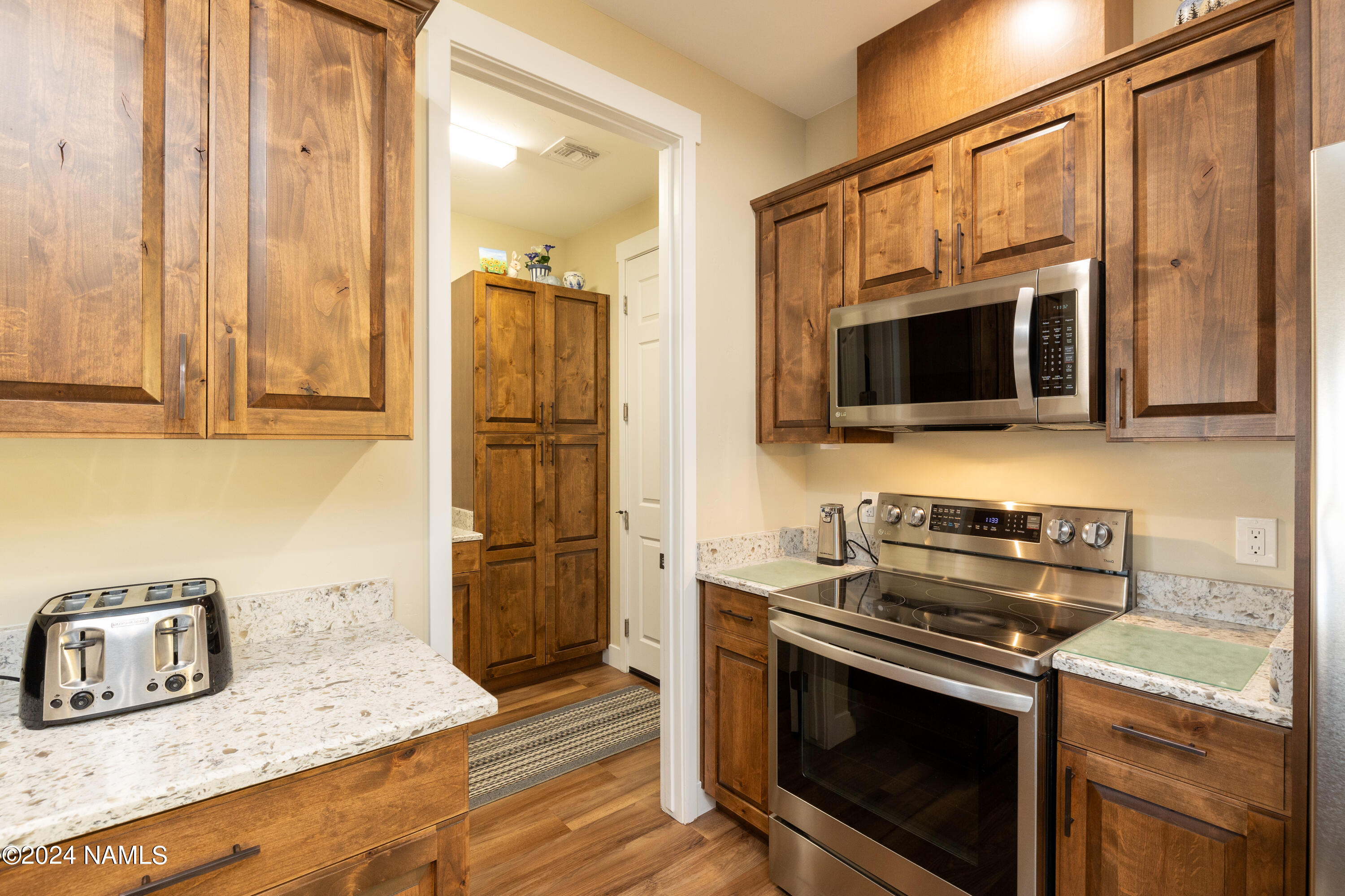 663 W Brookline Loop
