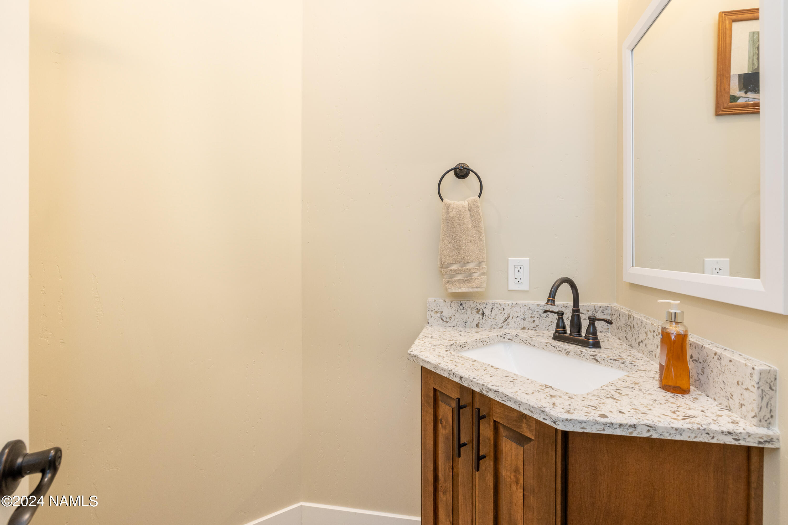 663 W Brookline Loop