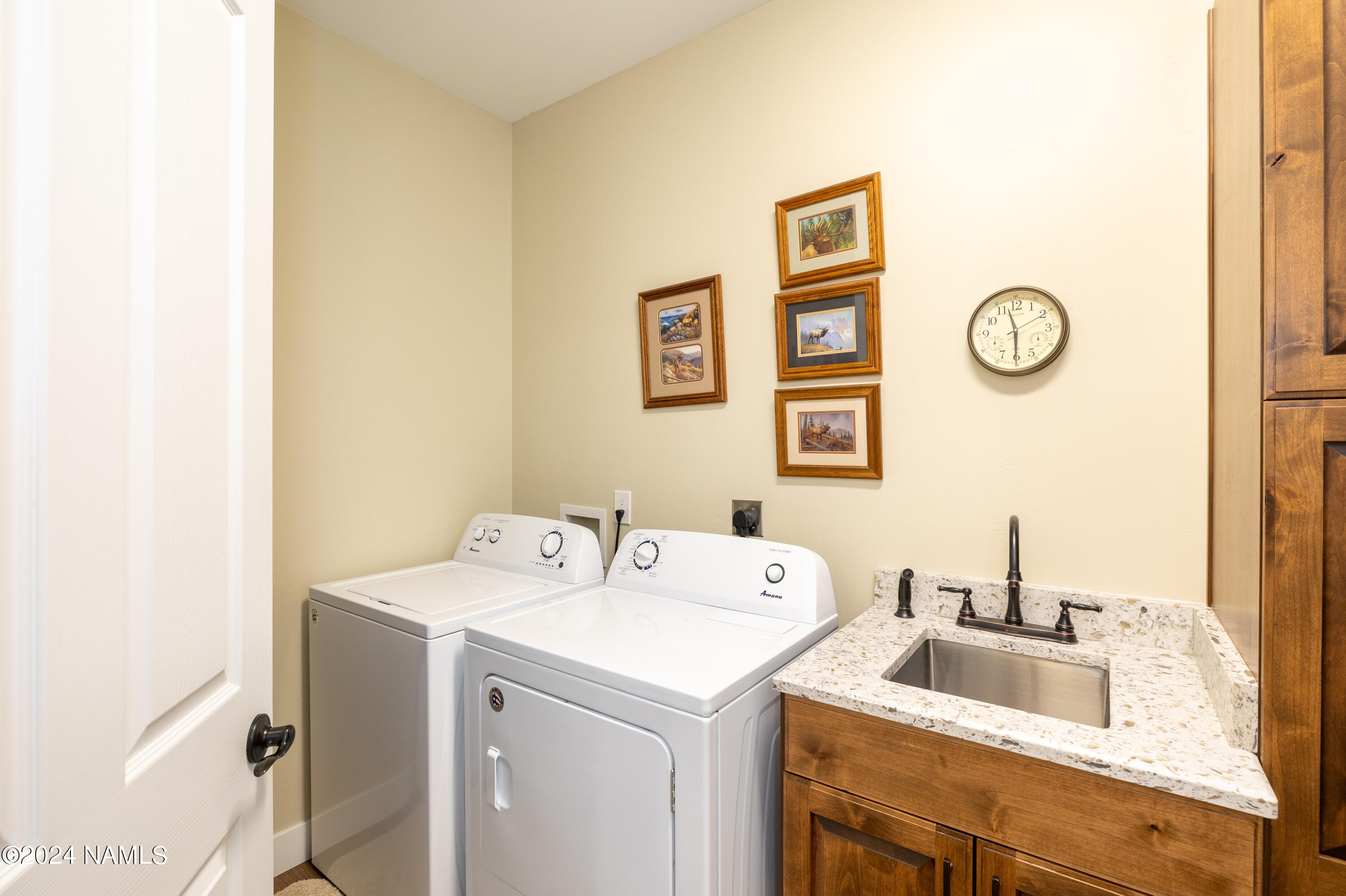 663 W Brookline Loop