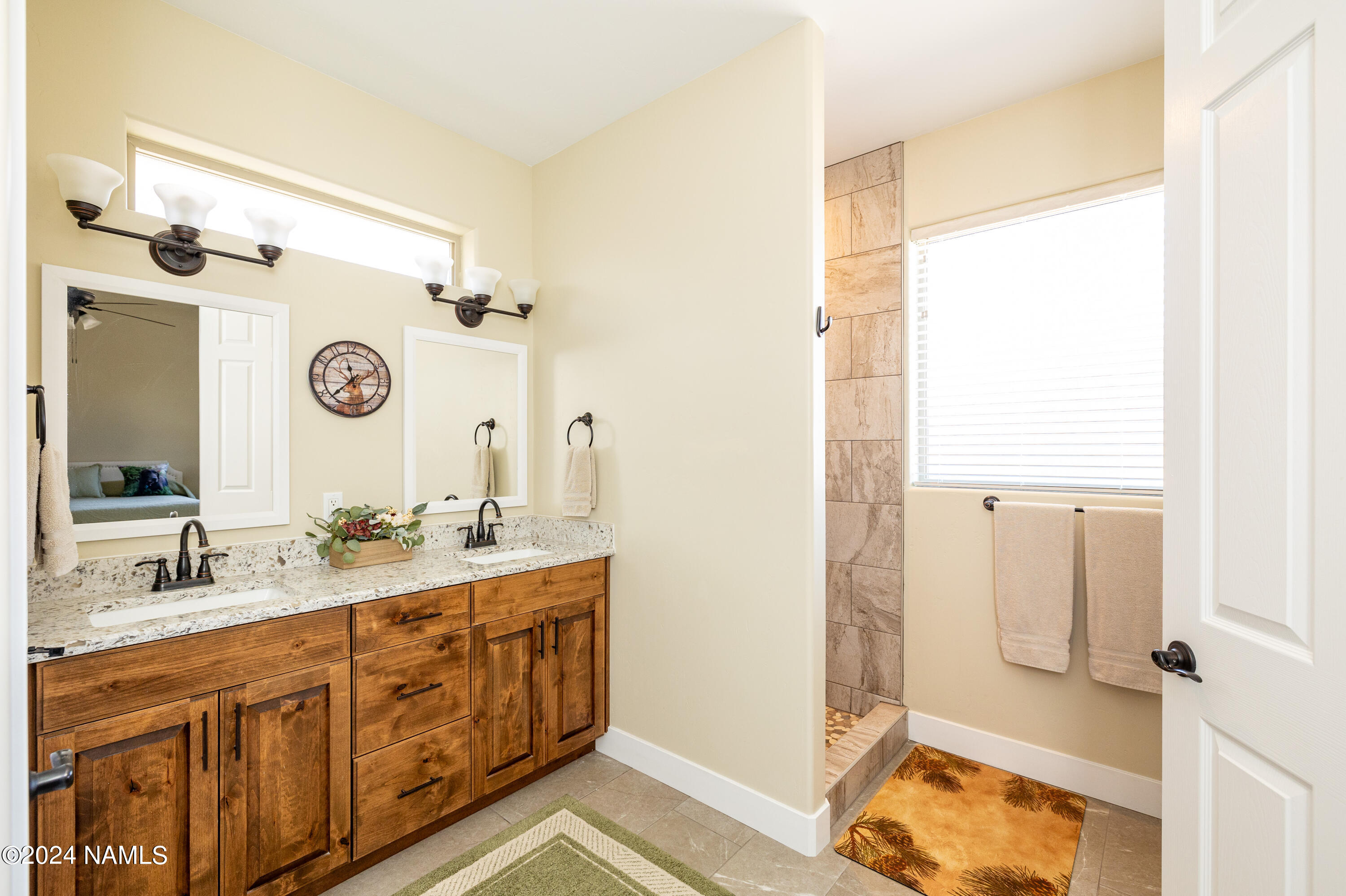 663 W Brookline Loop