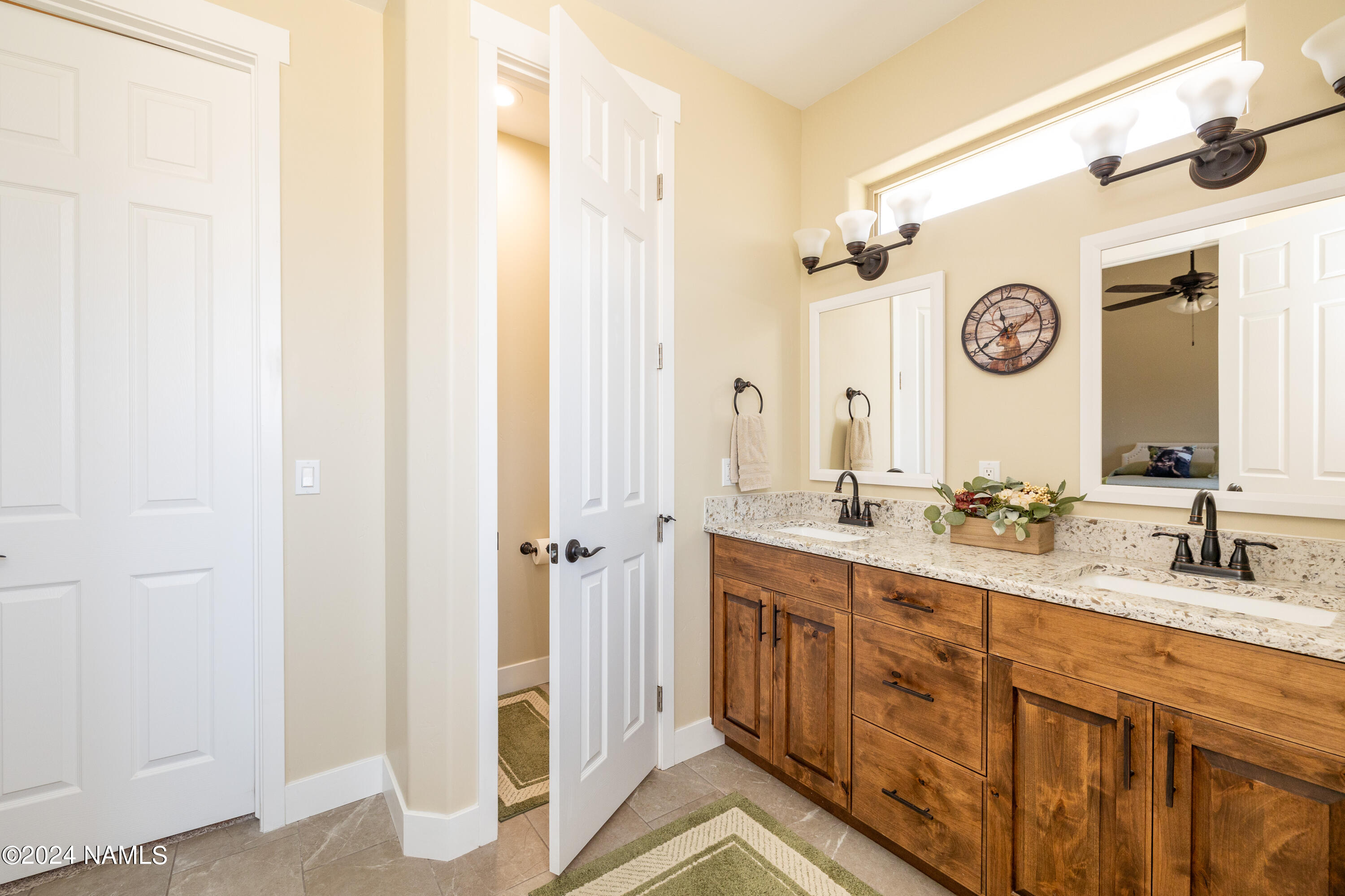 663 W Brookline Loop