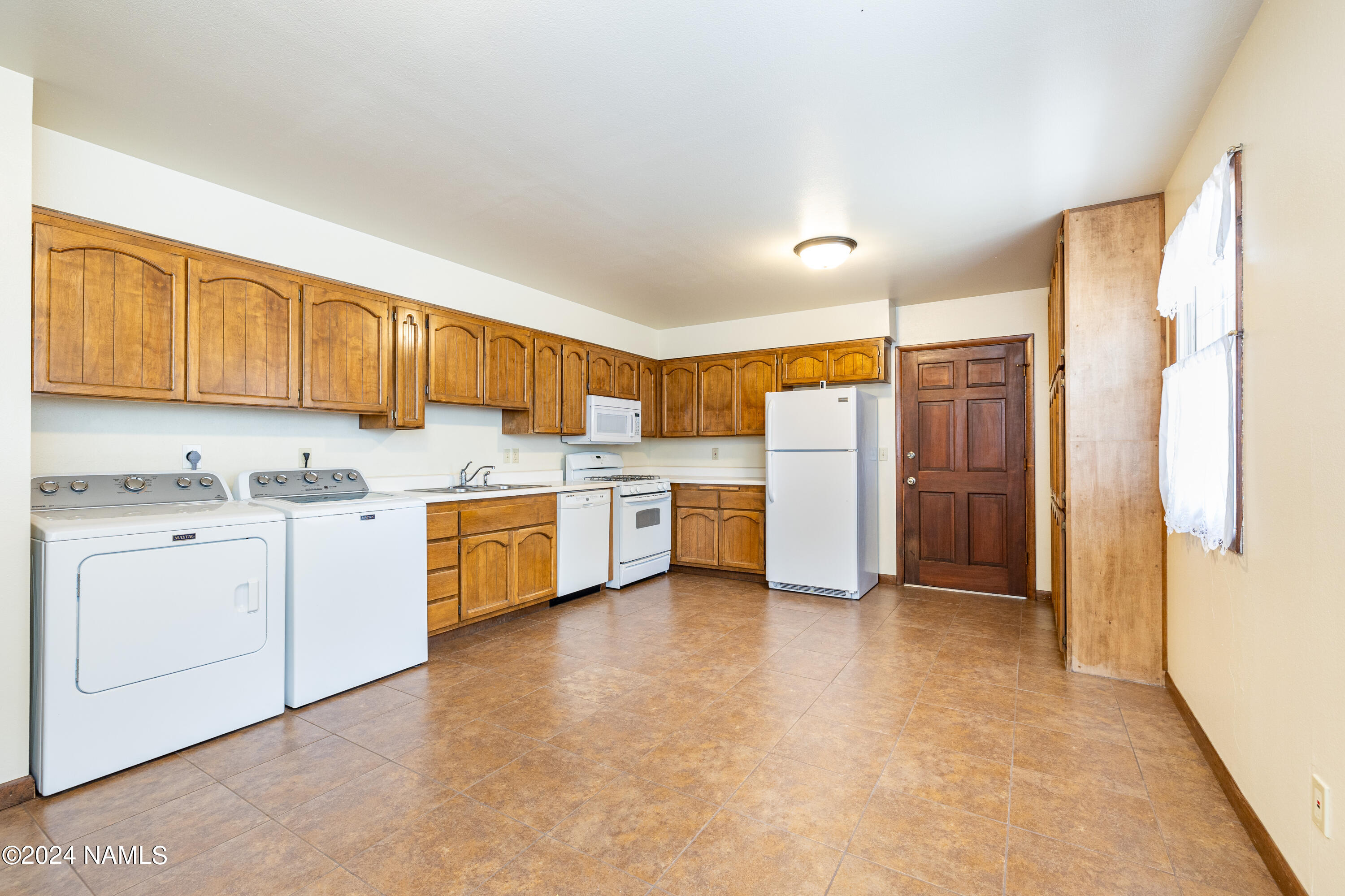 4450 N Country Club Drive