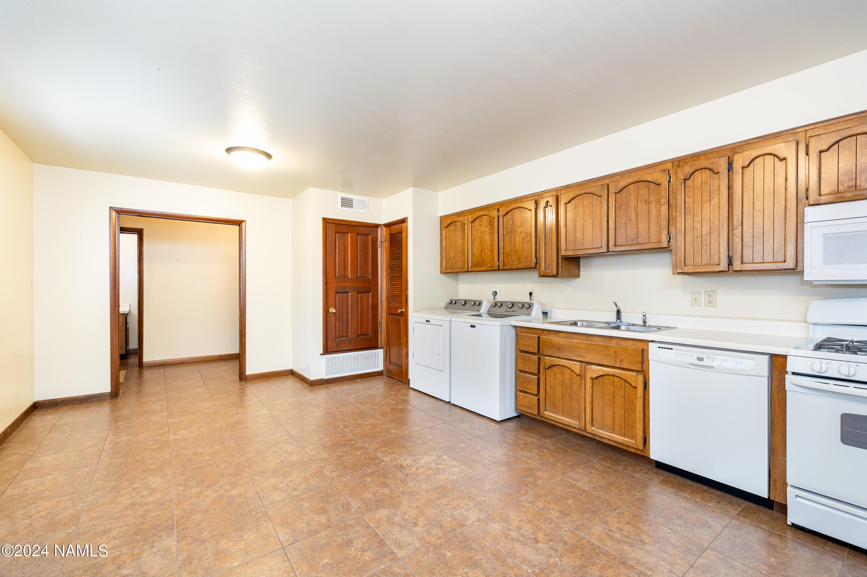 4450 N Country Club Drive