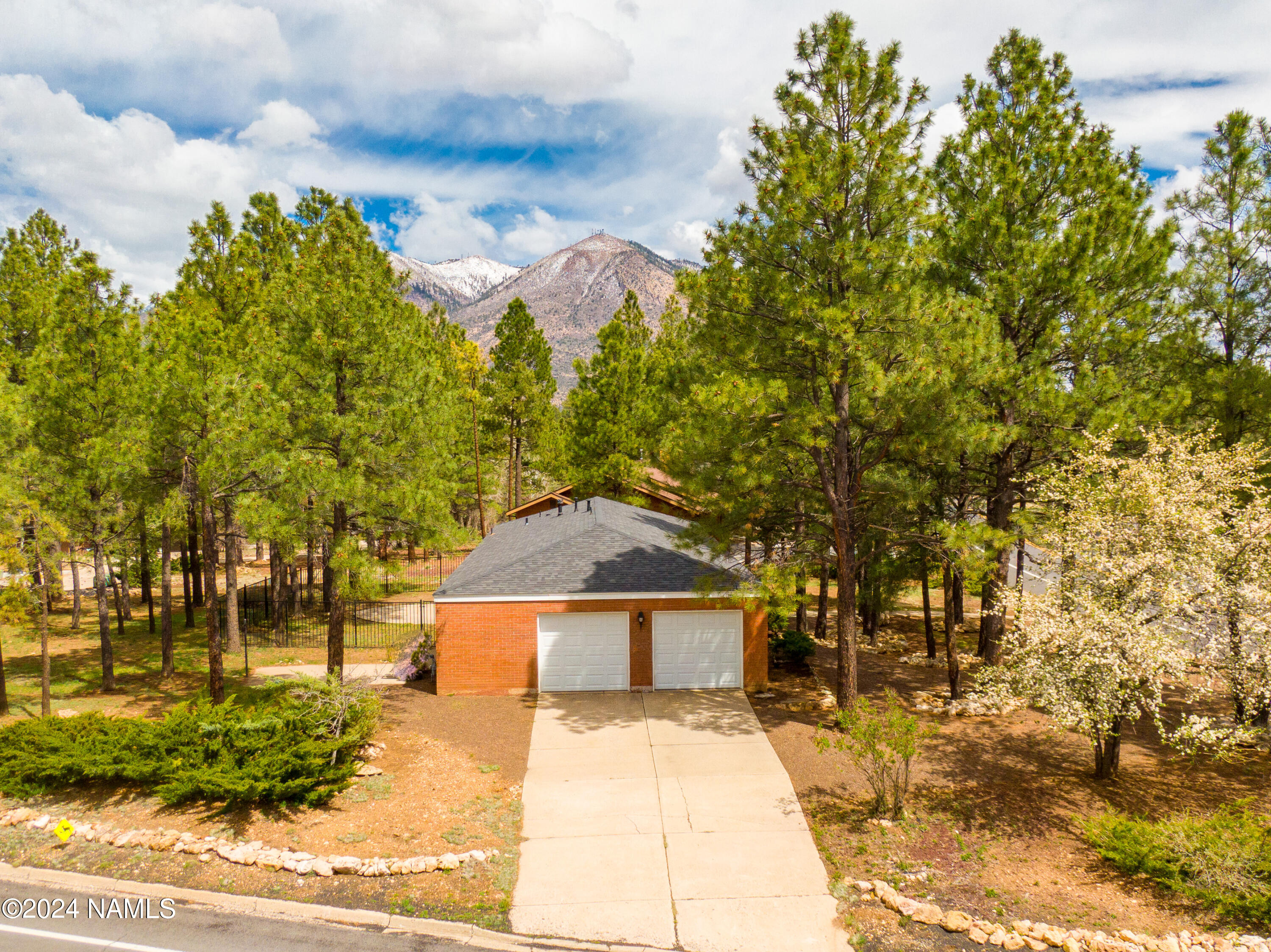 4450 N Country Club Drive