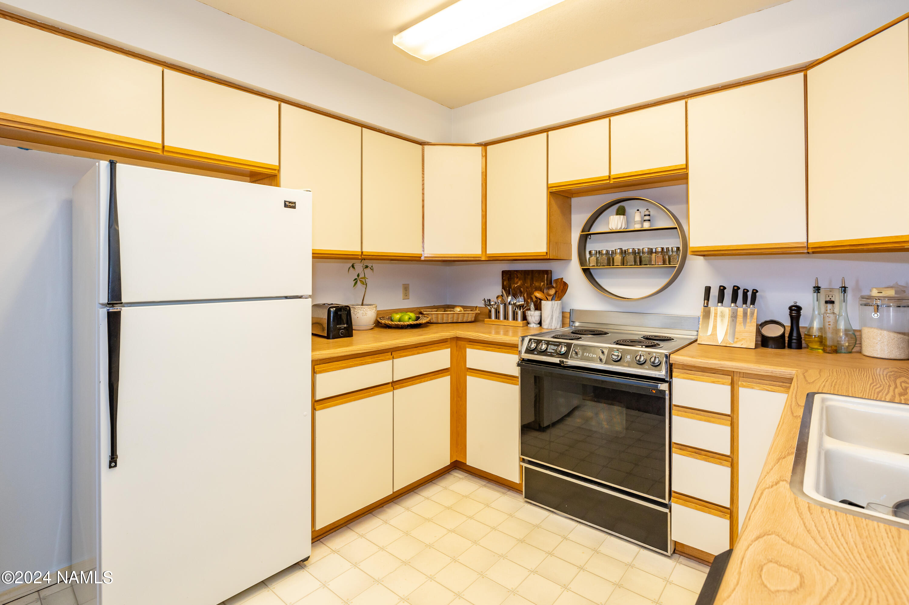 2795 N Walnut Hills Drive, 46