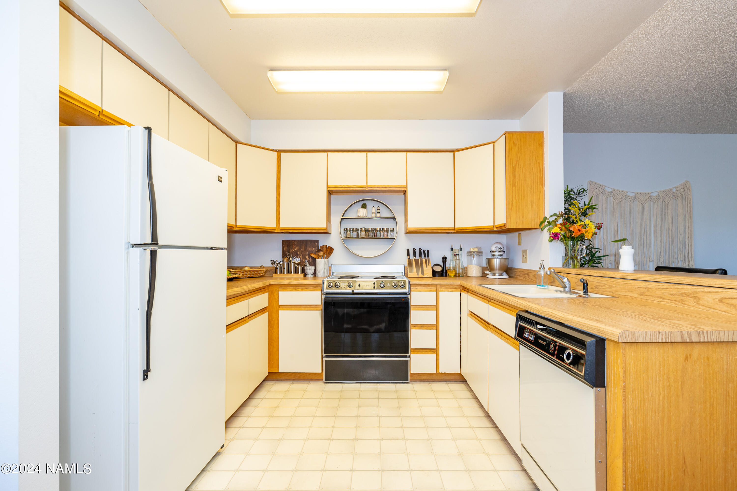 2795 N Walnut Hills Drive, 46