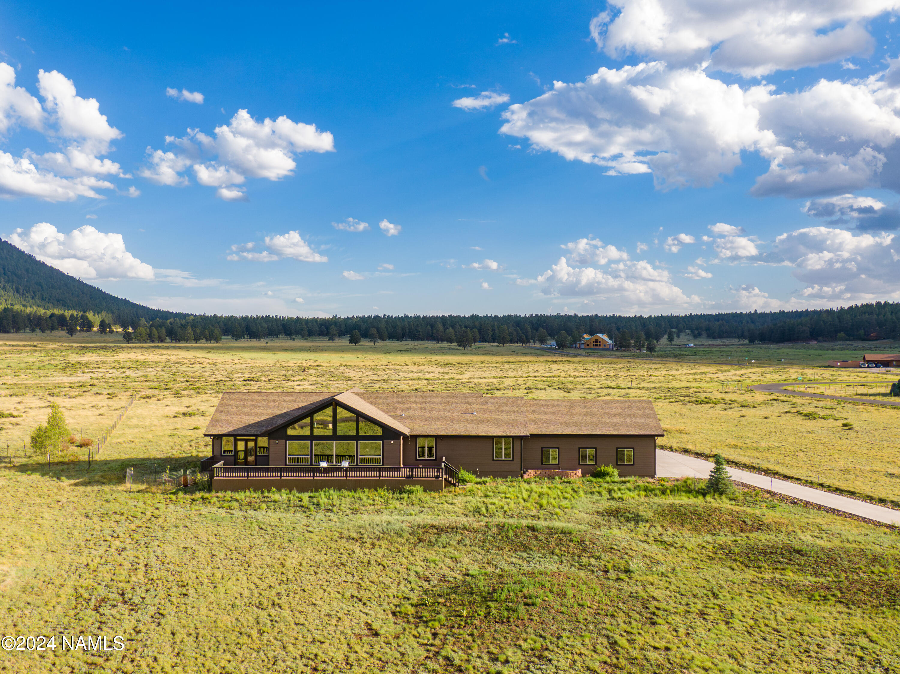 8607 W Roundup Trail