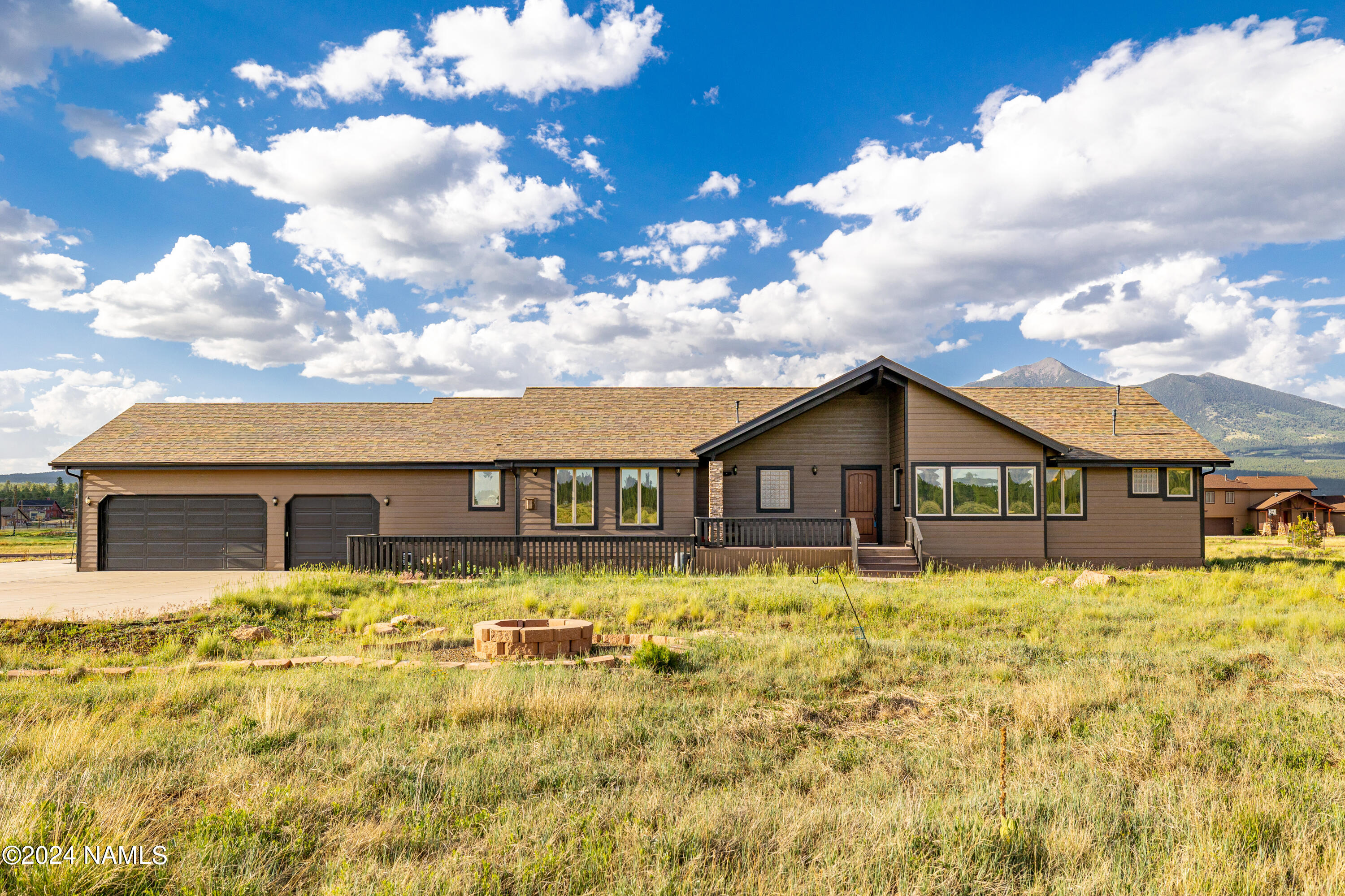 8607 W Roundup Trail