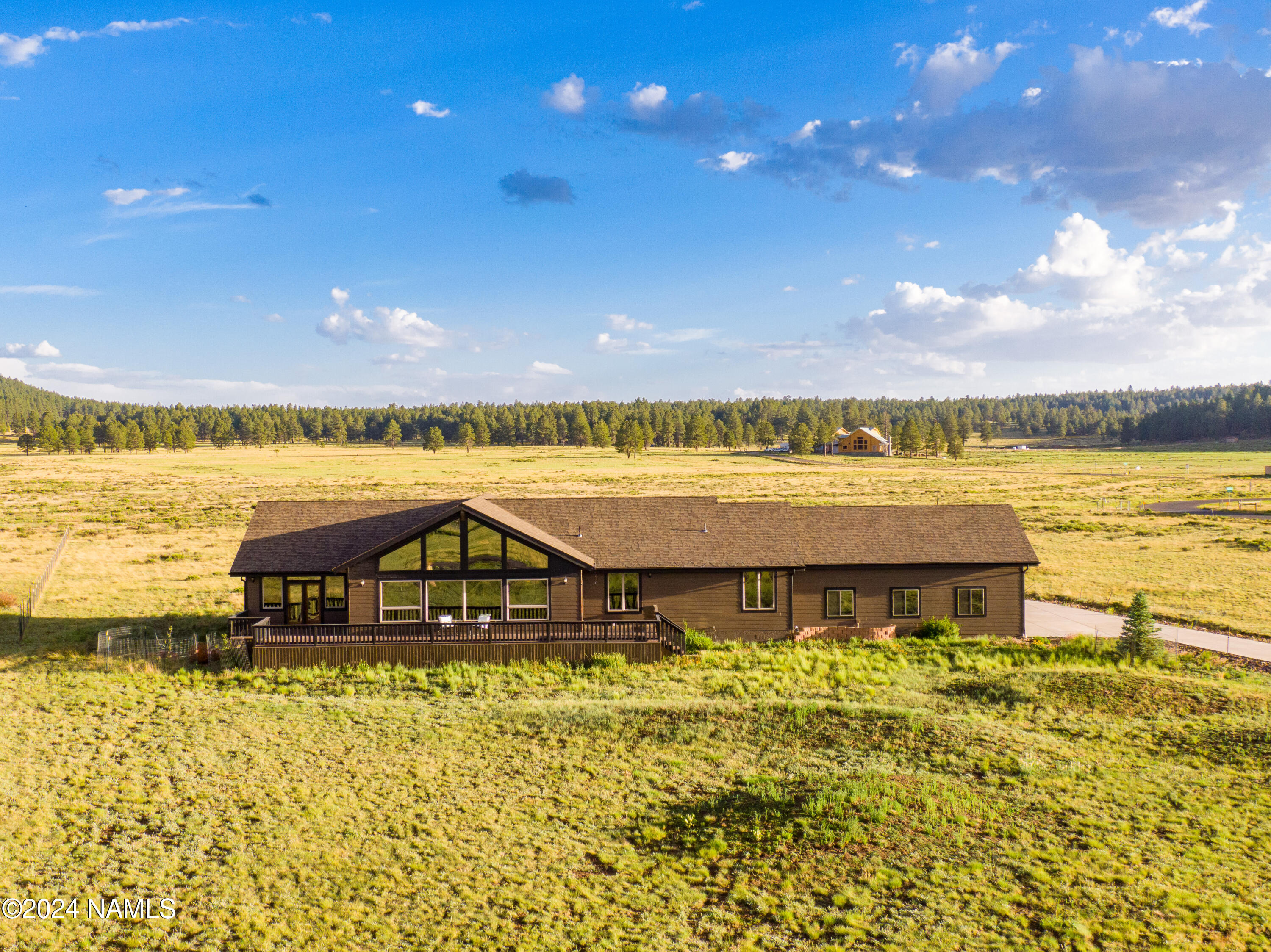 8607 W Roundup Trail