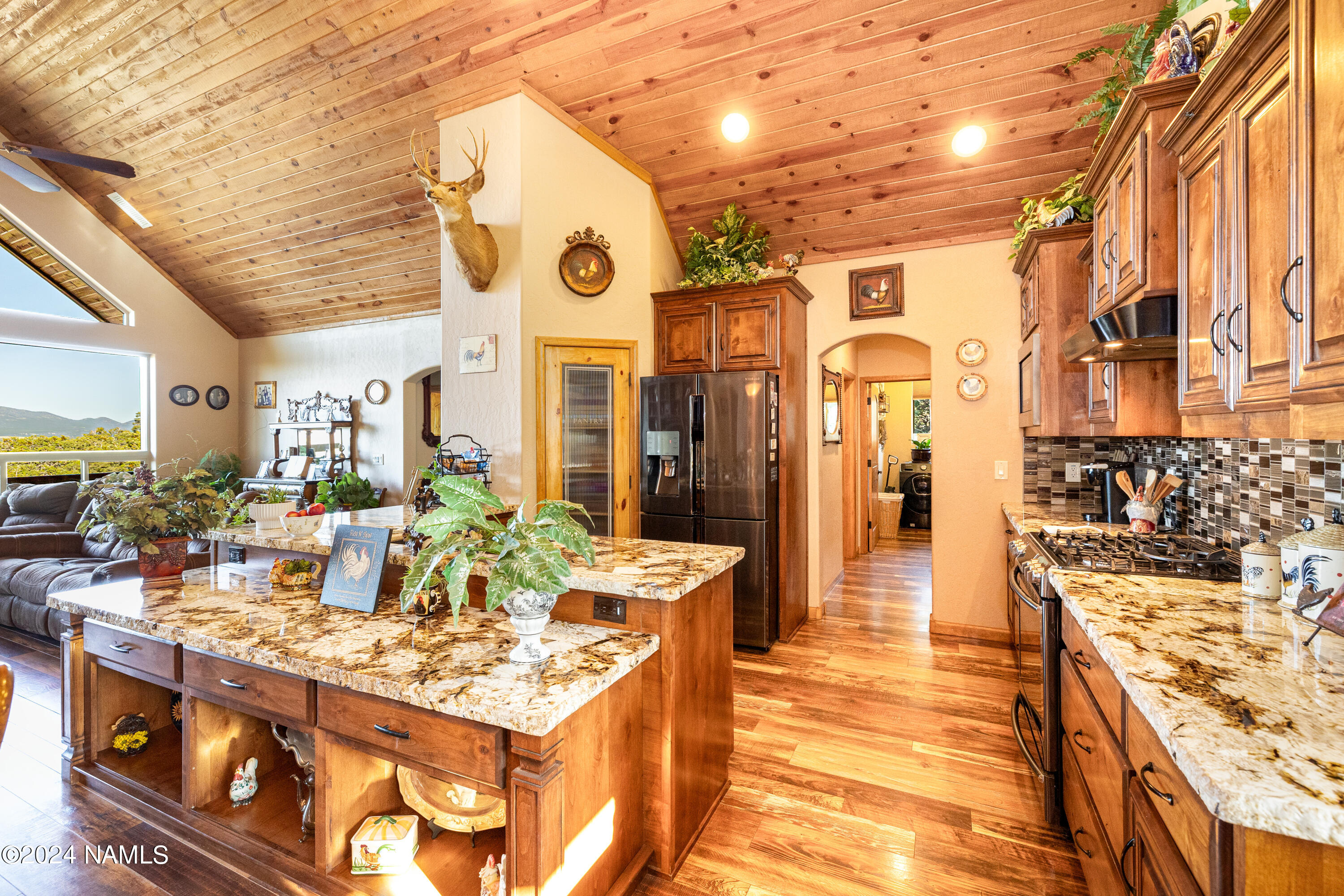 660 W Flushing Quail Road