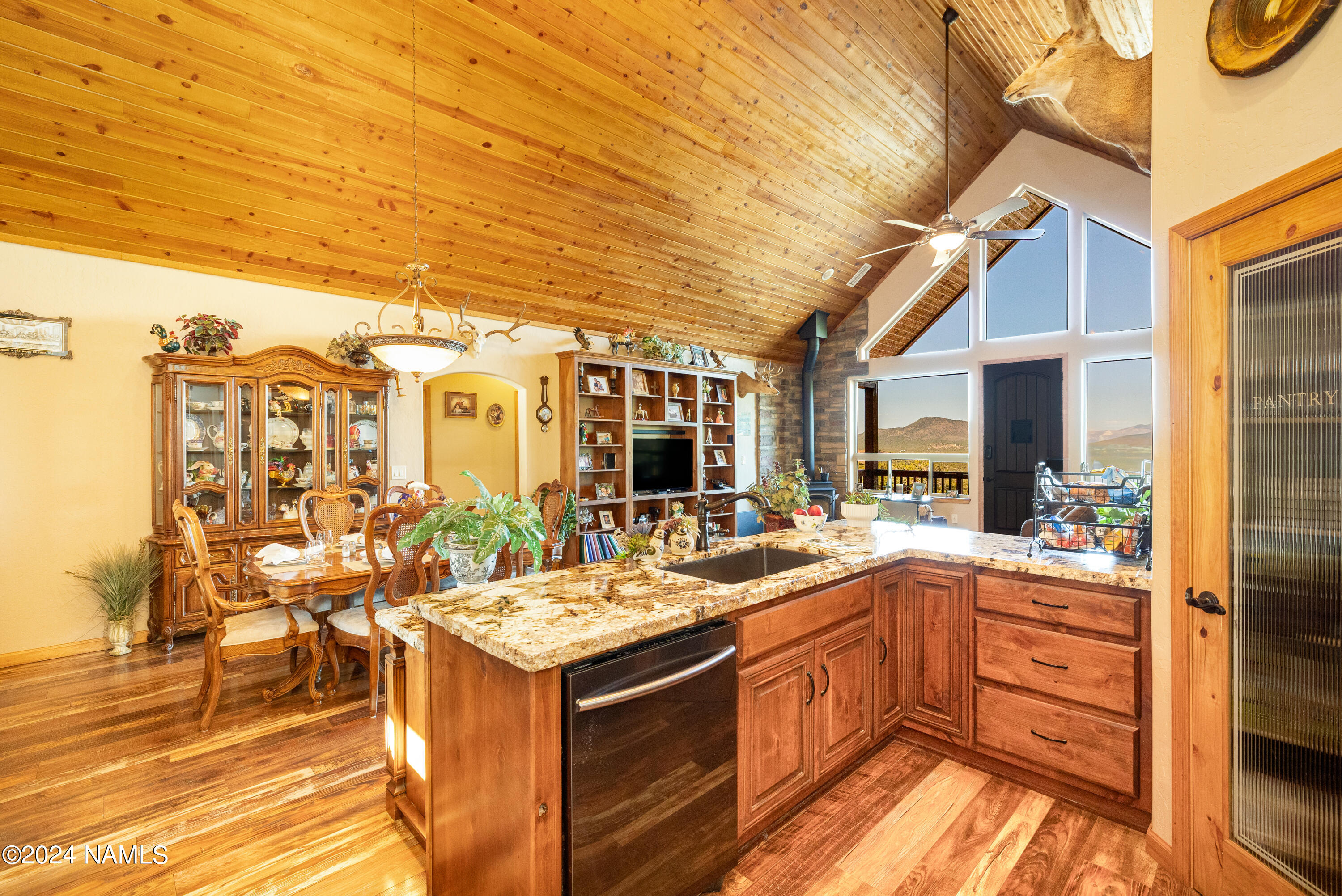 660 W Flushing Quail Road