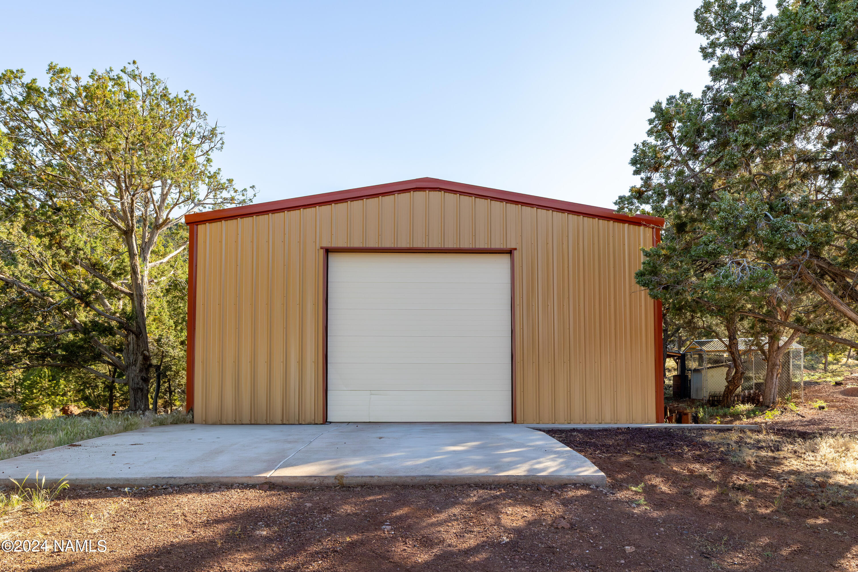 660 W Flushing Quail Road