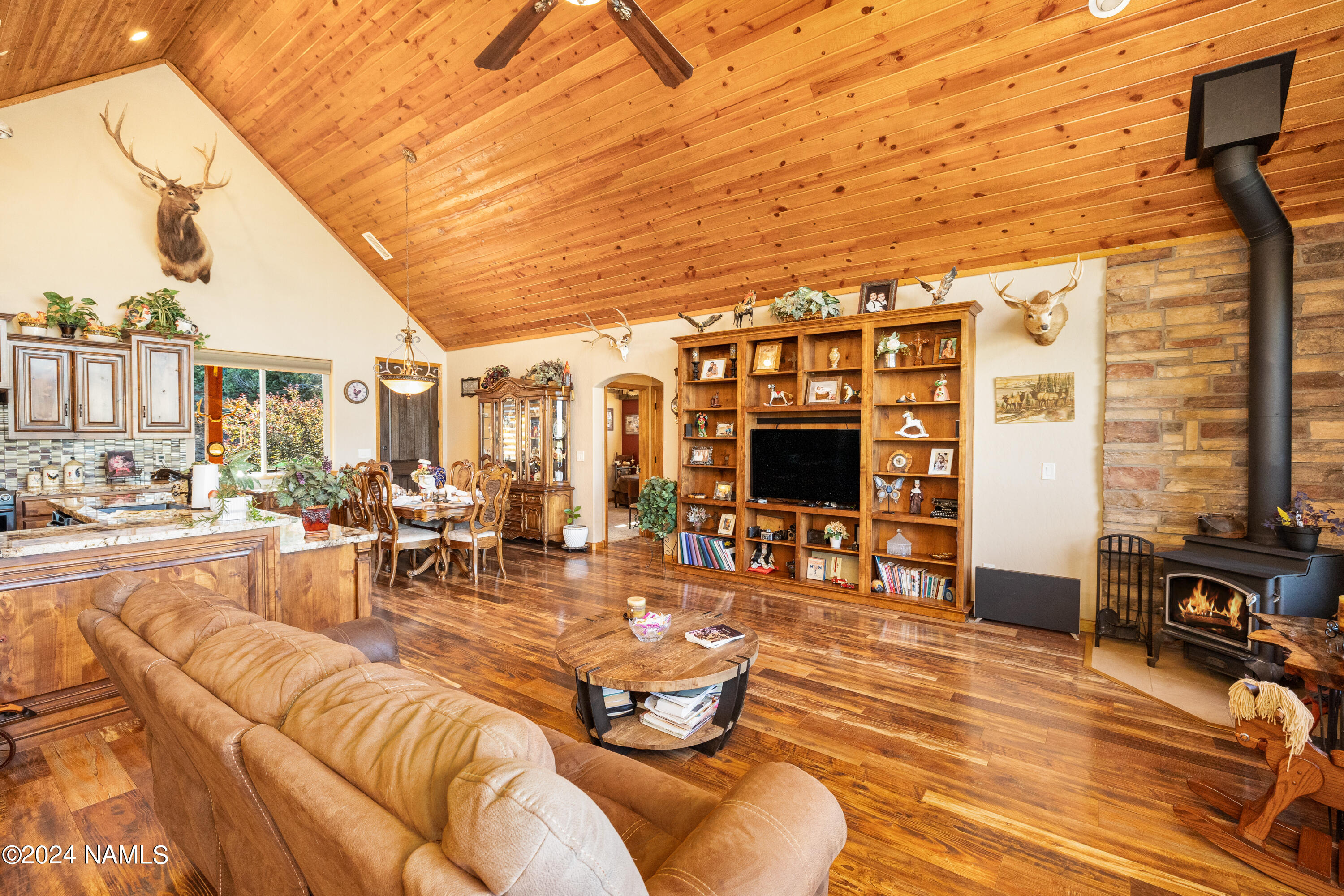 660 W Flushing Quail Road