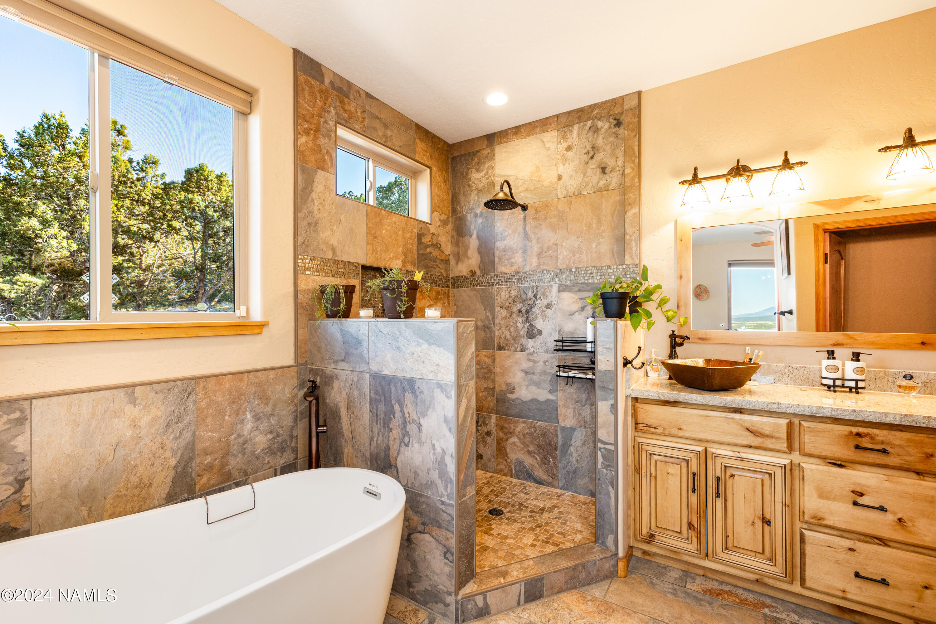 660 W Flushing Quail Road
