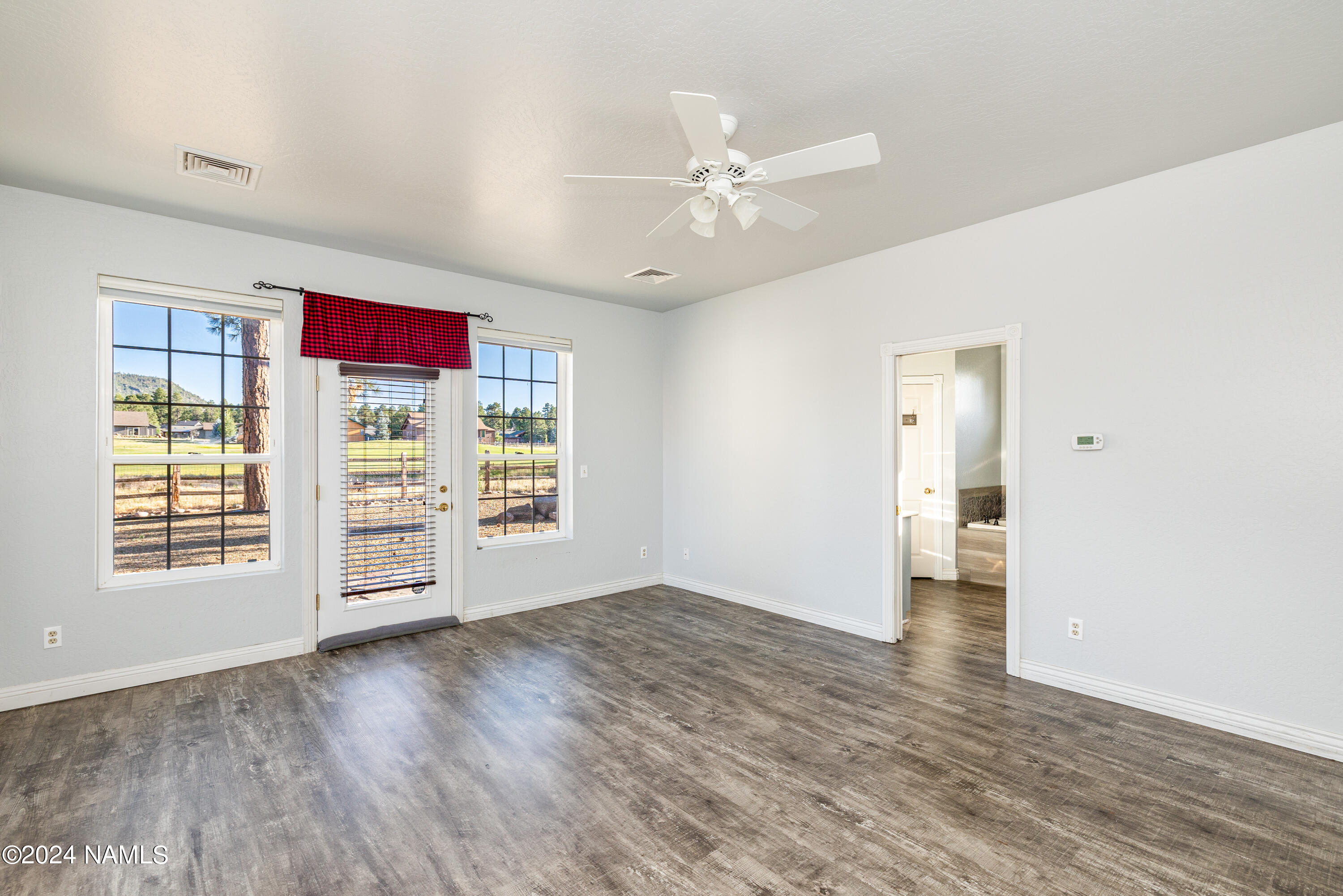 2511 W Brookhollow Drive