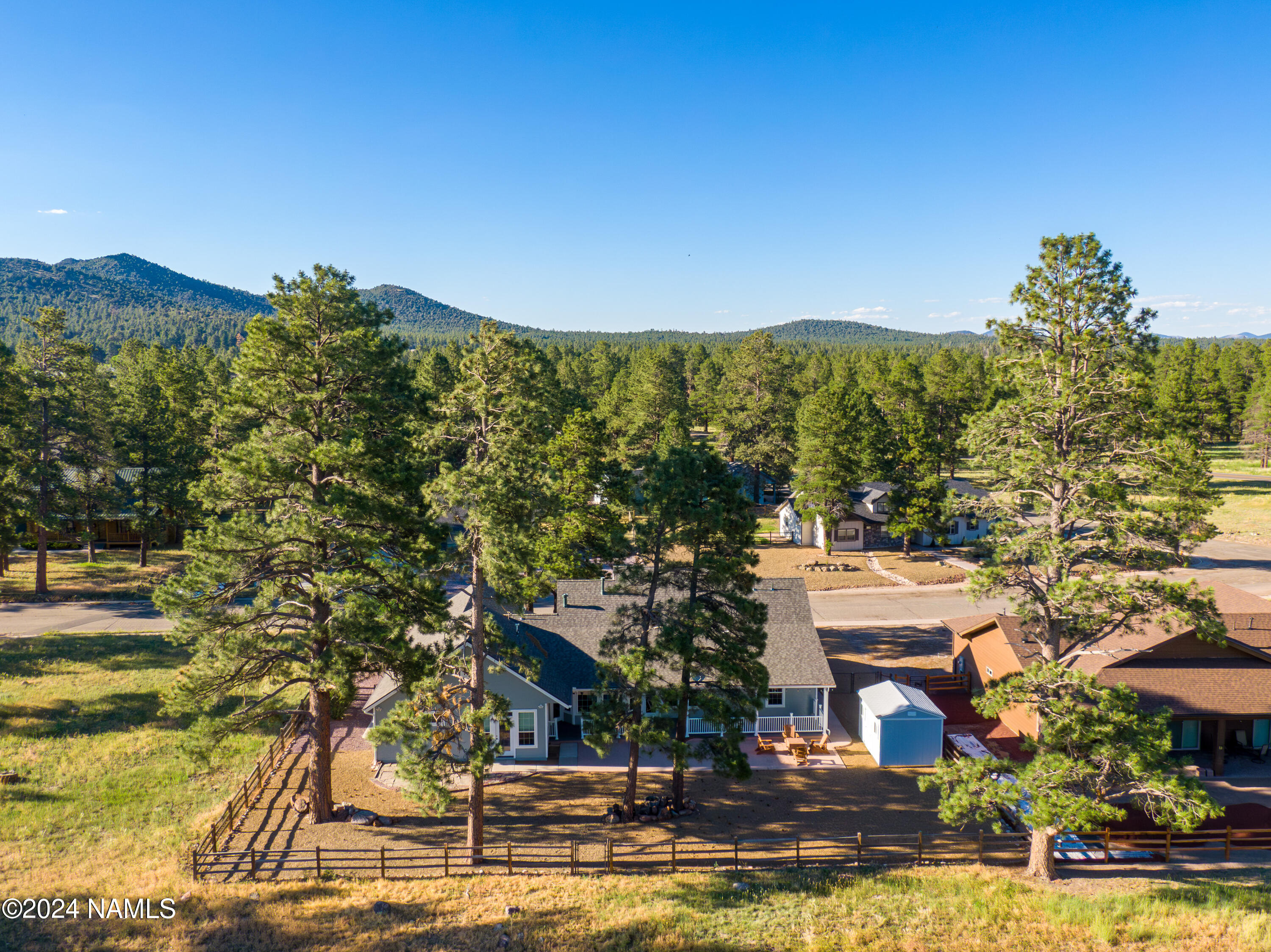 2511 W Brookhollow Drive