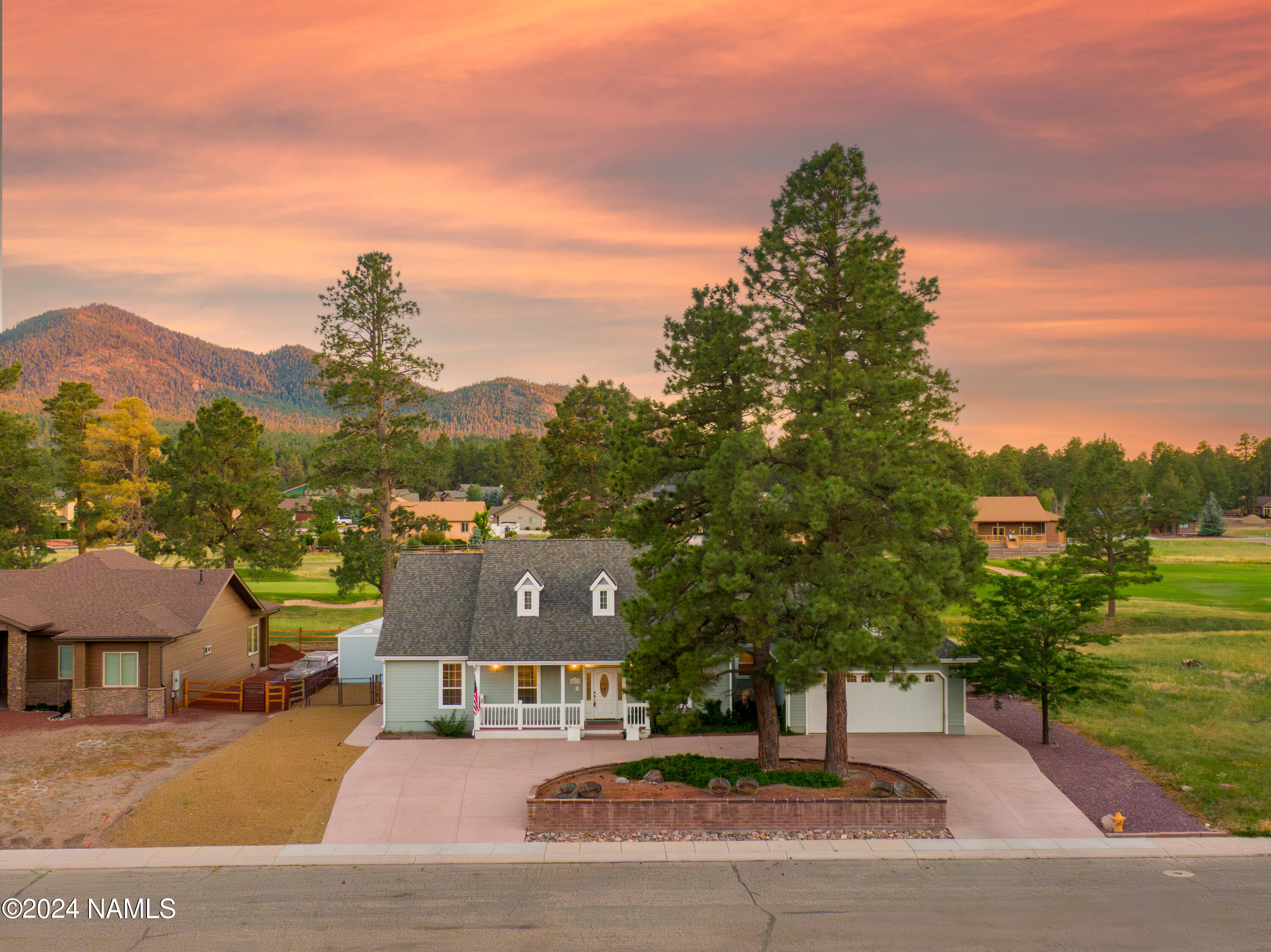 2511 W Brookhollow Drive