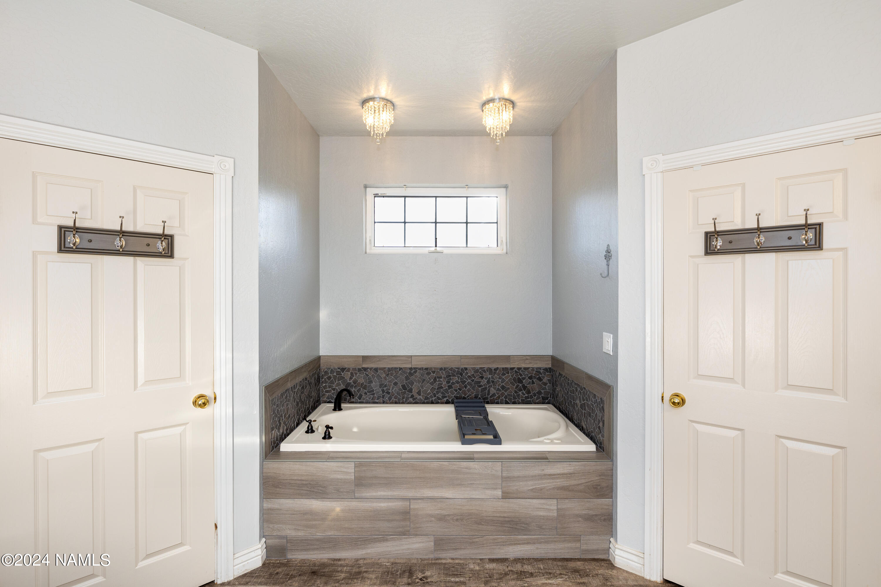 2511 W Brookhollow Drive