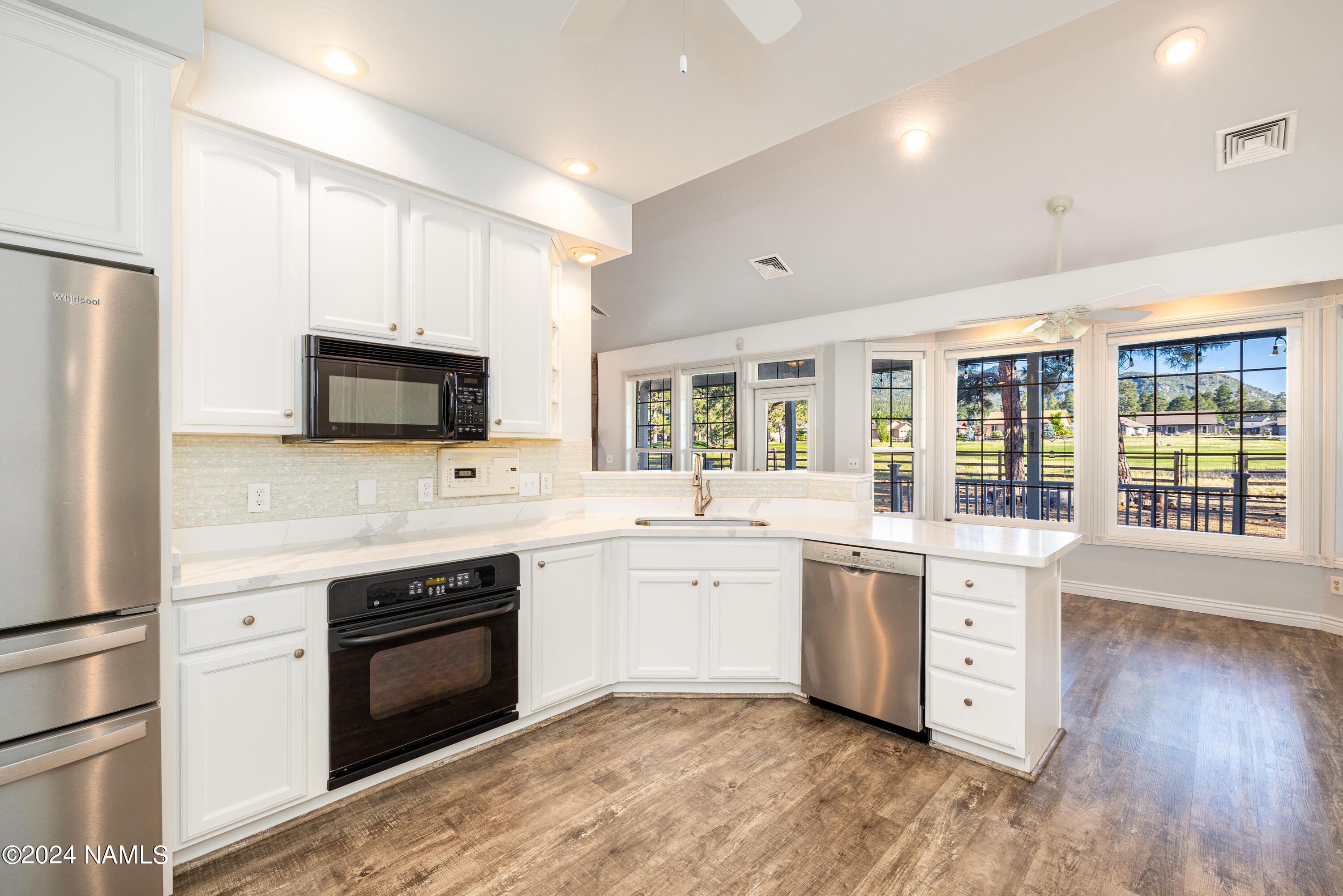 2511 W Brookhollow Drive