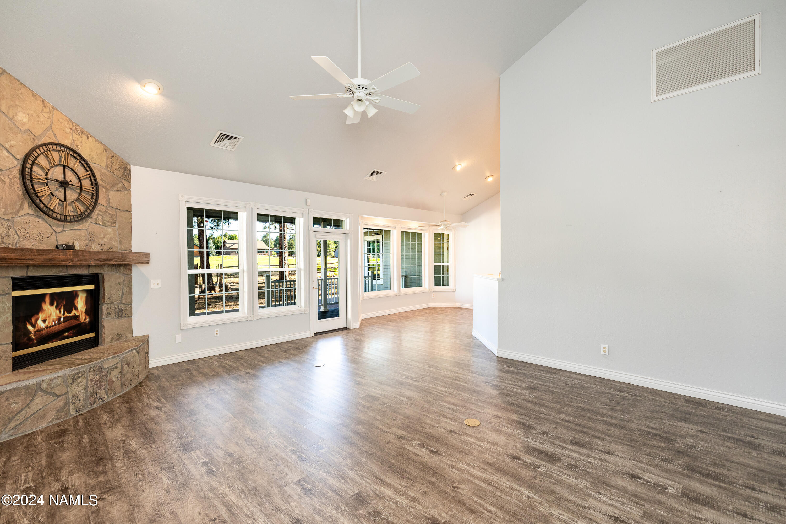 2511 W Brookhollow Drive