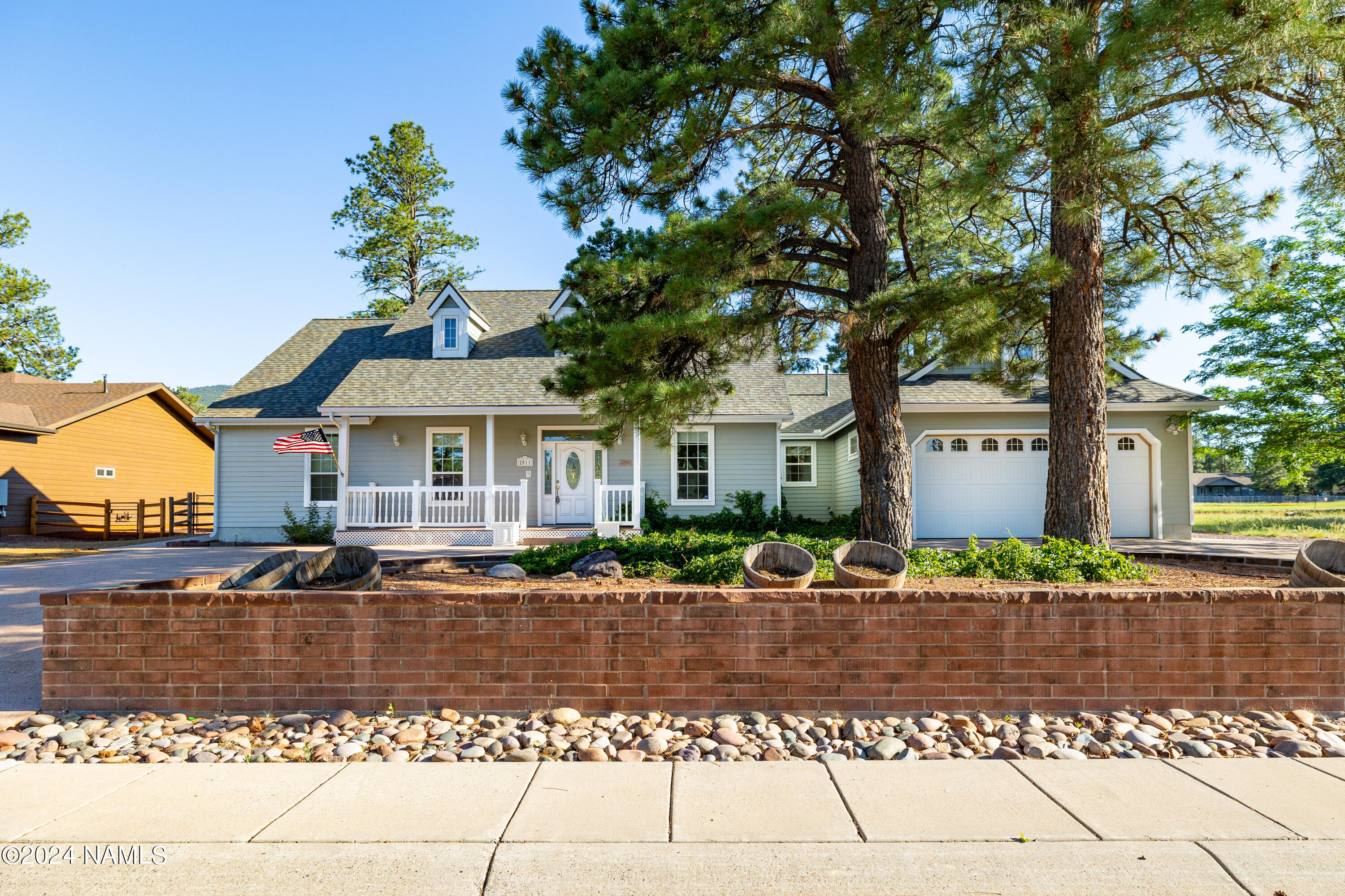 2511 W Brookhollow Drive