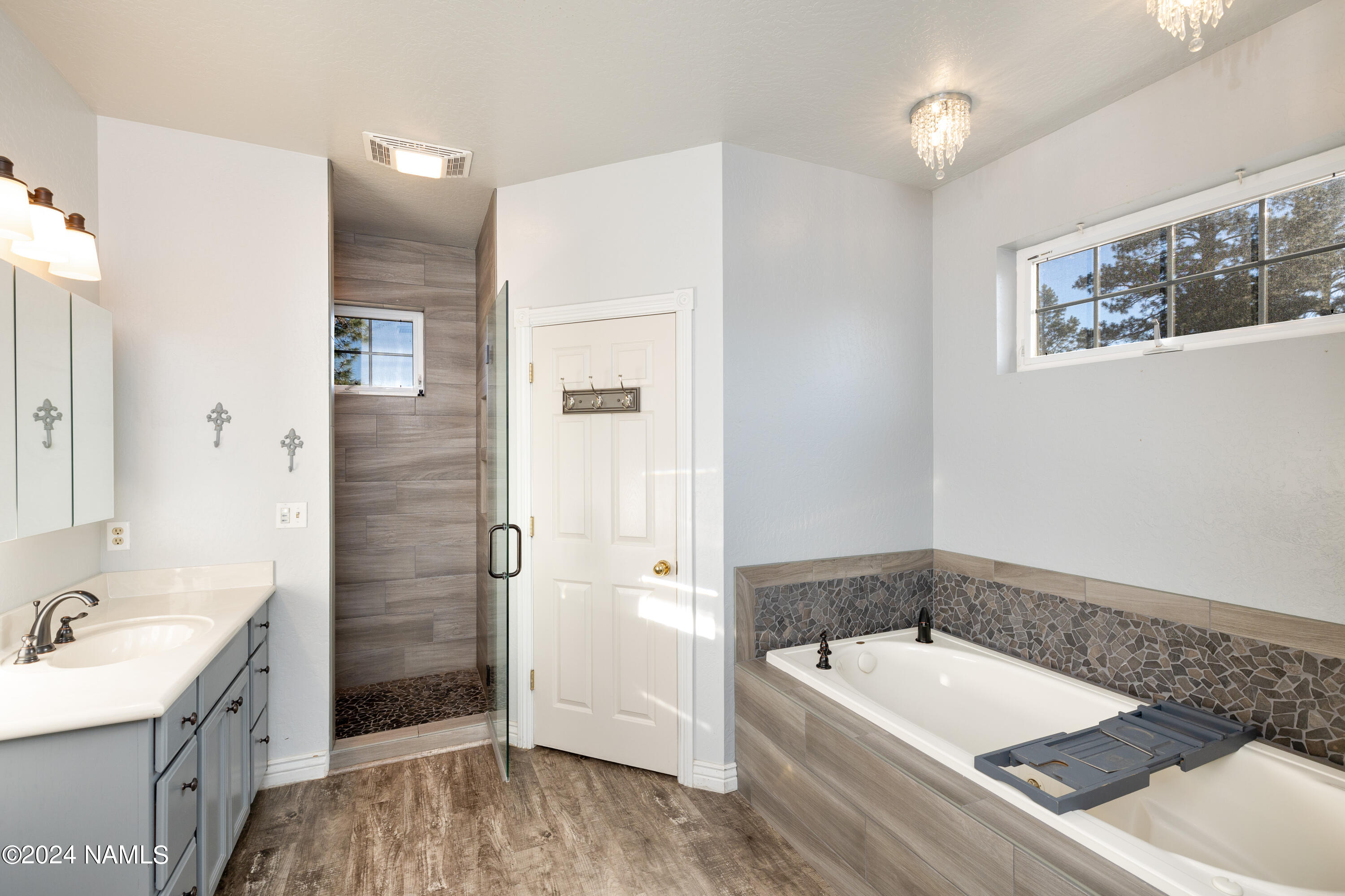 2511 W Brookhollow Drive