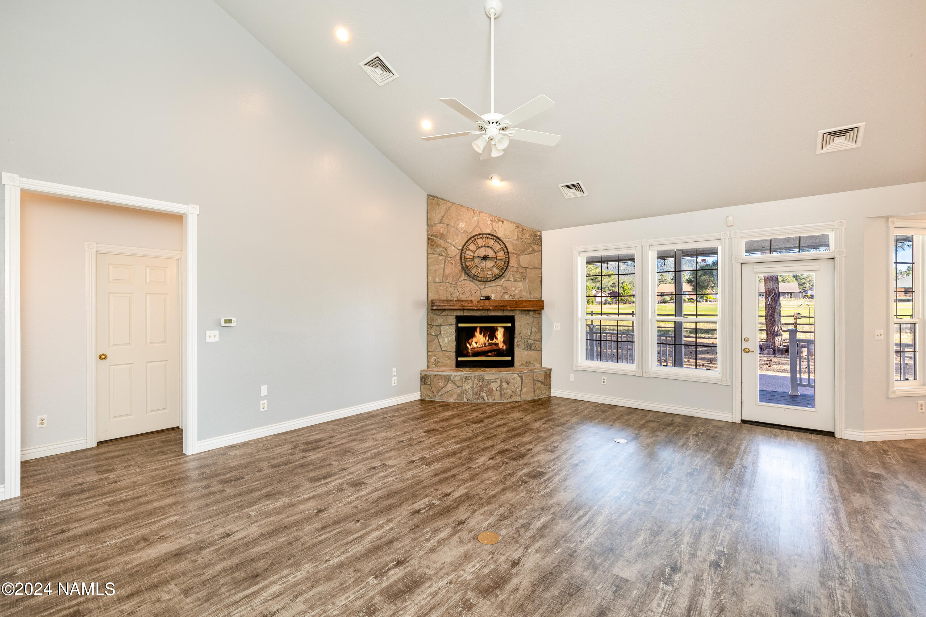 2511 W Brookhollow Drive