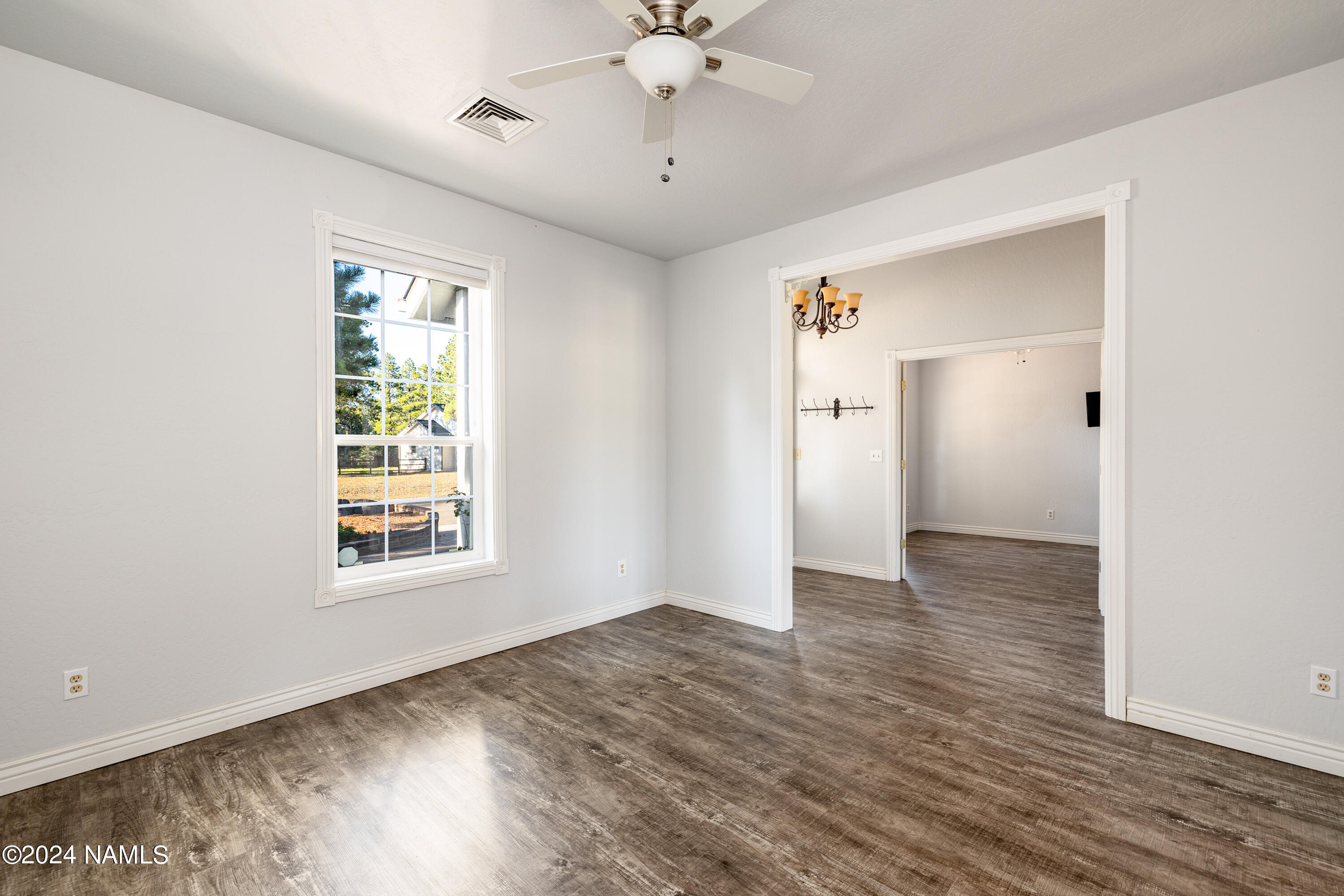 2511 W Brookhollow Drive
